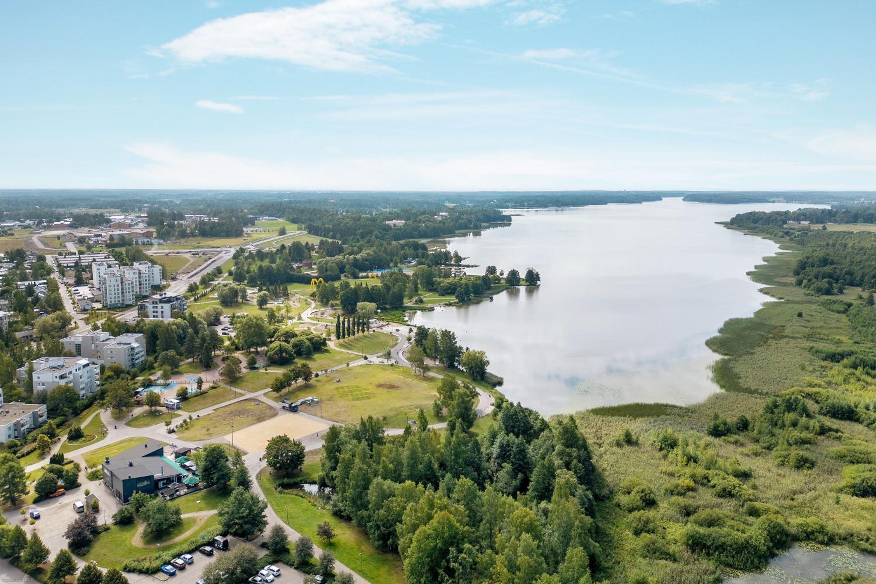 Moderni saunallinen asunto keskustassa ilmaisella parkkipaikalla