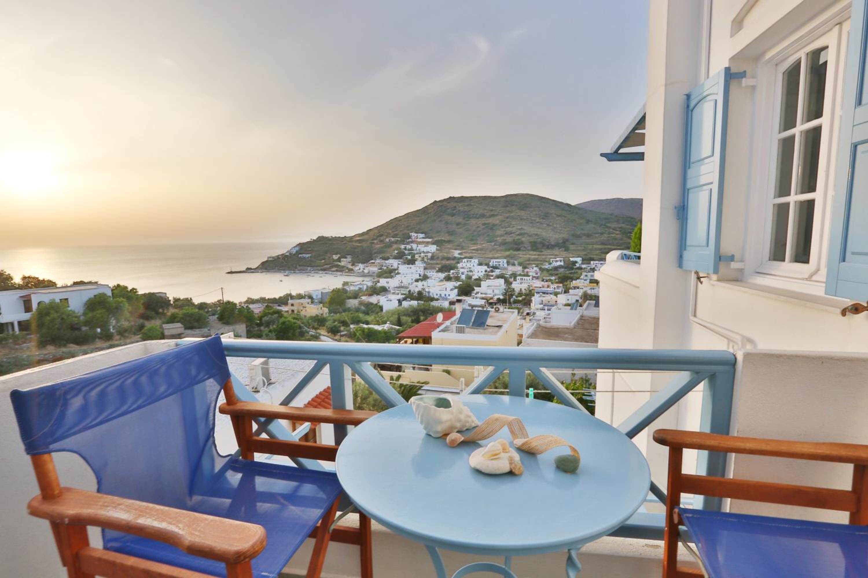 Kini Bay