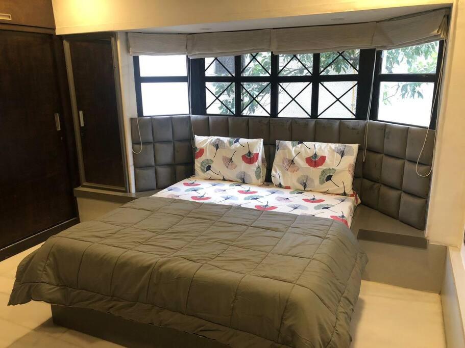 New Boutique 1 BHK in Bandra, off Pali Hill view 3