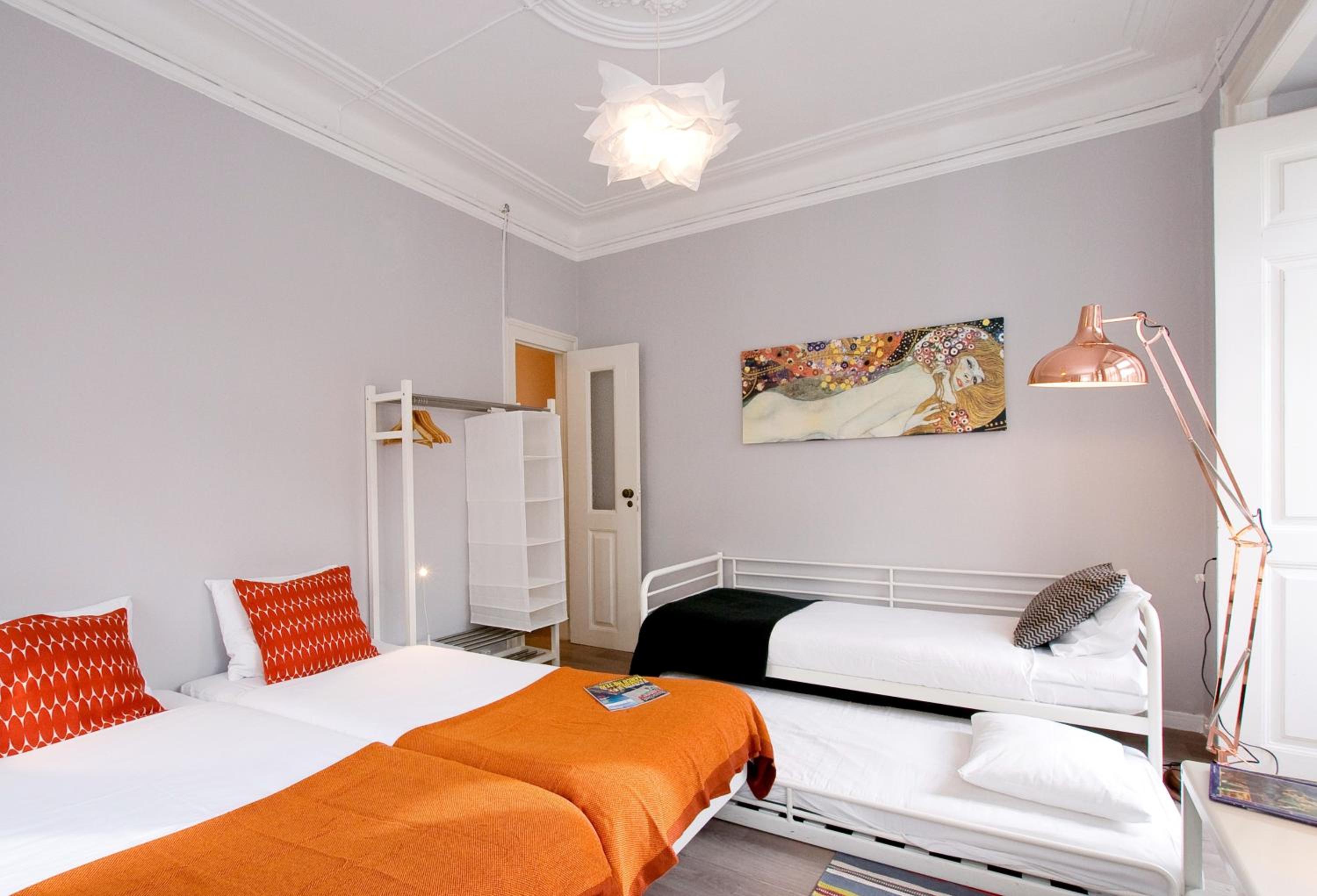 B1 Luminous Gem for 6 in BICA Neighborhood - LIS Downtown! view 5