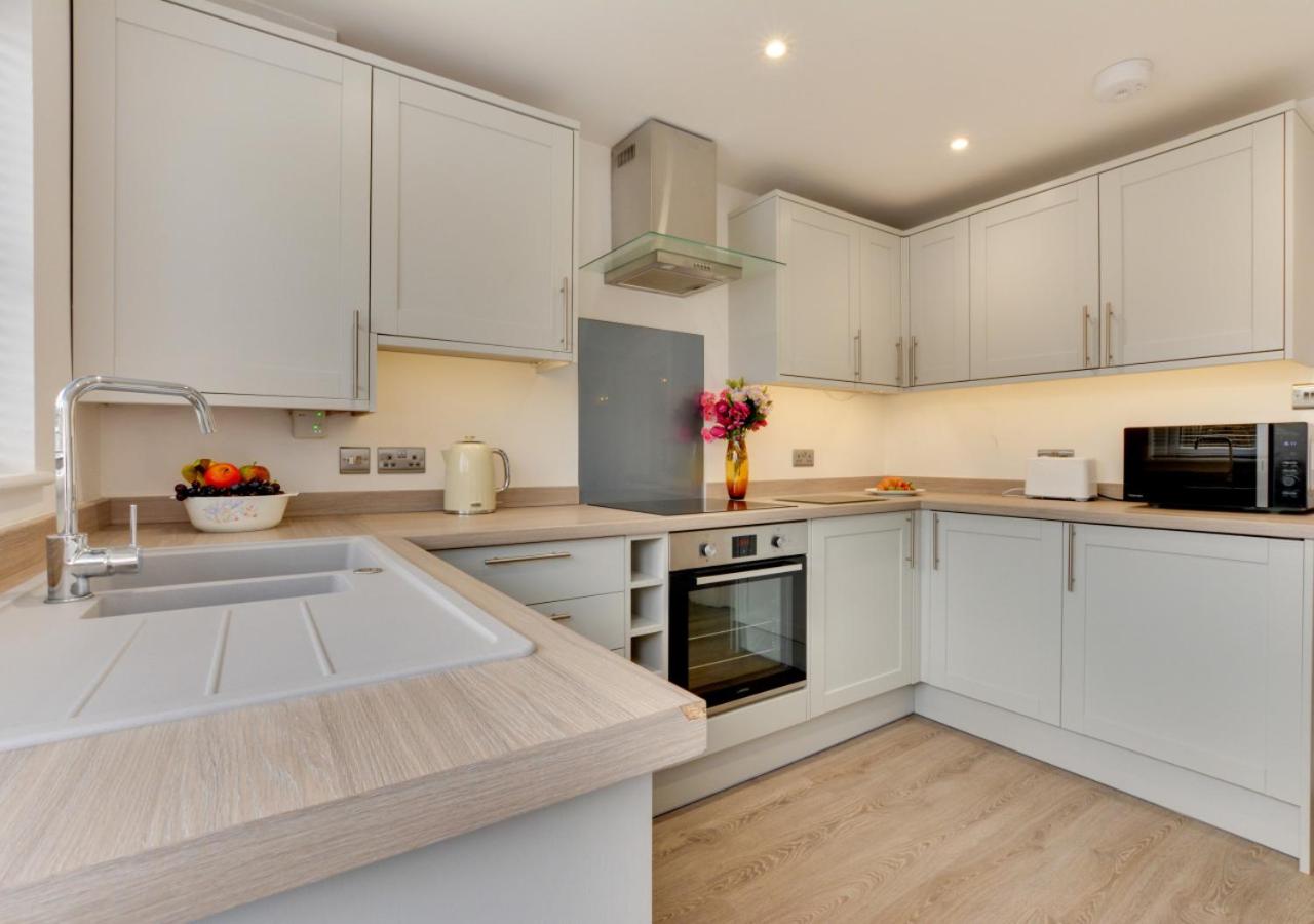 4 Bed in Padstow oc-p00184