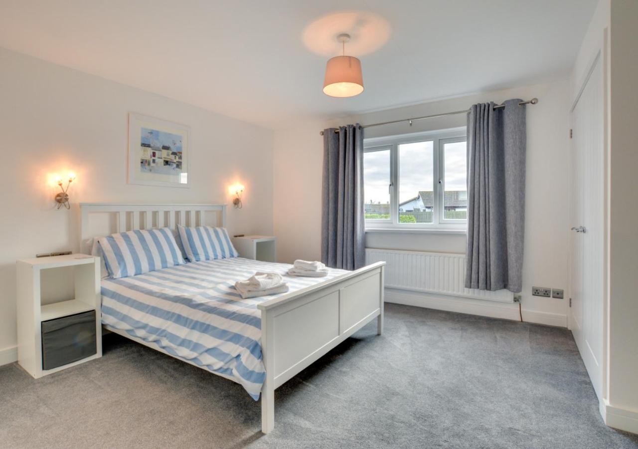 4 Bed in Padstow oc-p00184