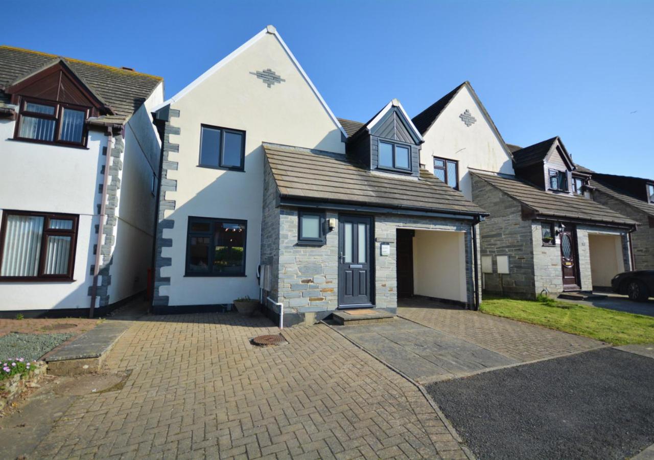 4 Bed in Padstow oc-p00184