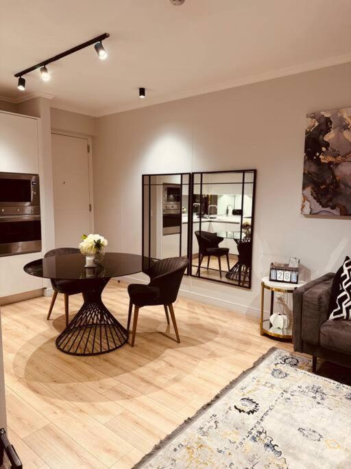 Homely - 1 bedroom rental unit at Ellipse view 2
