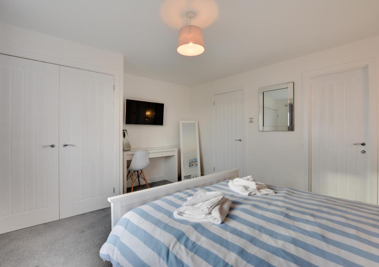 4 Bed in Padstow oc-p00184