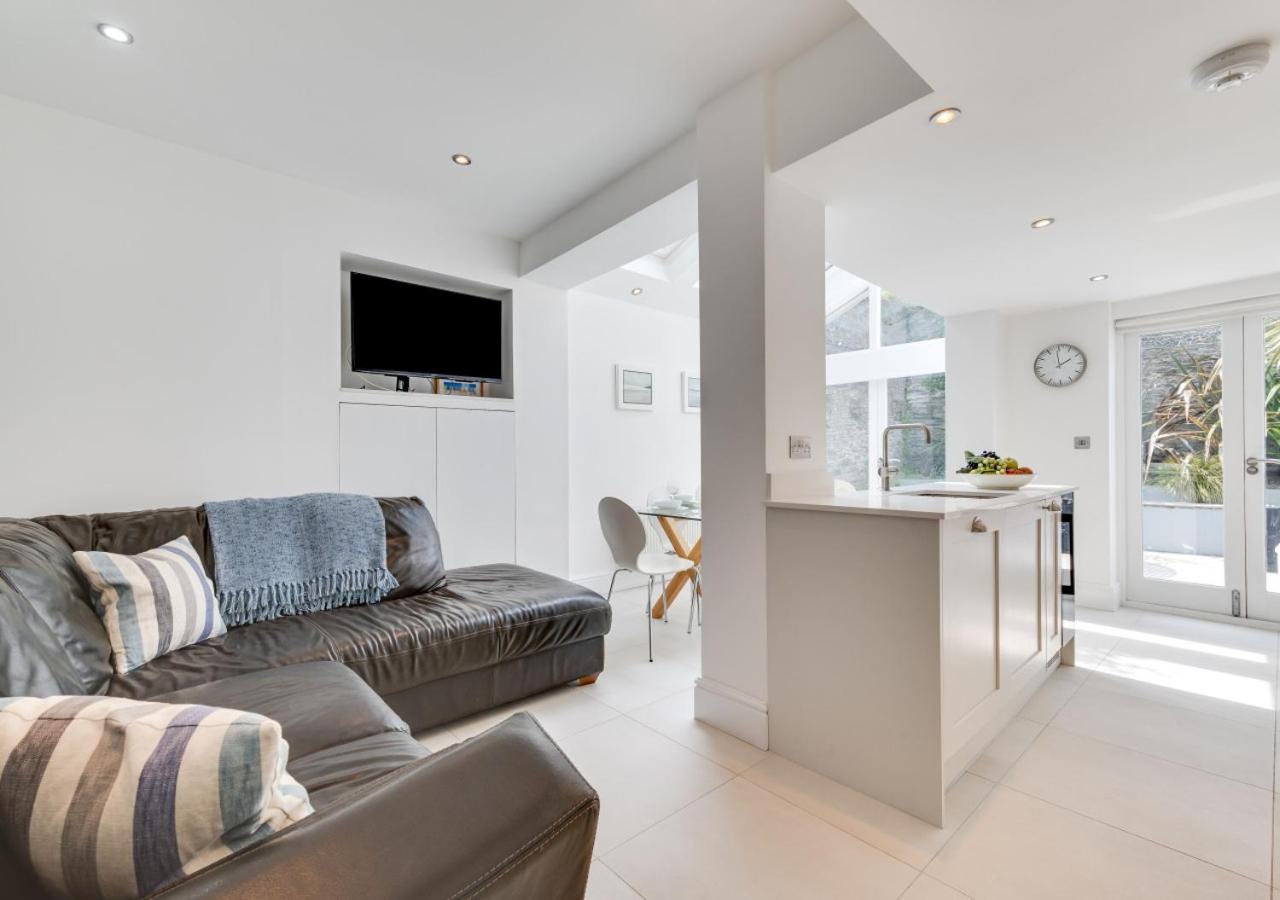 4 Bed in Padstow oc-p00718