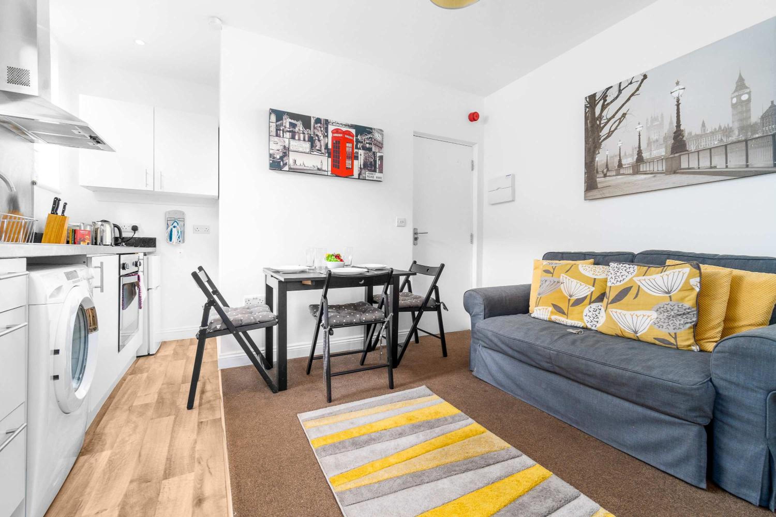 AMBER Delightful Suite Moseley Mews, Birmingham By STAE-Homes view 2