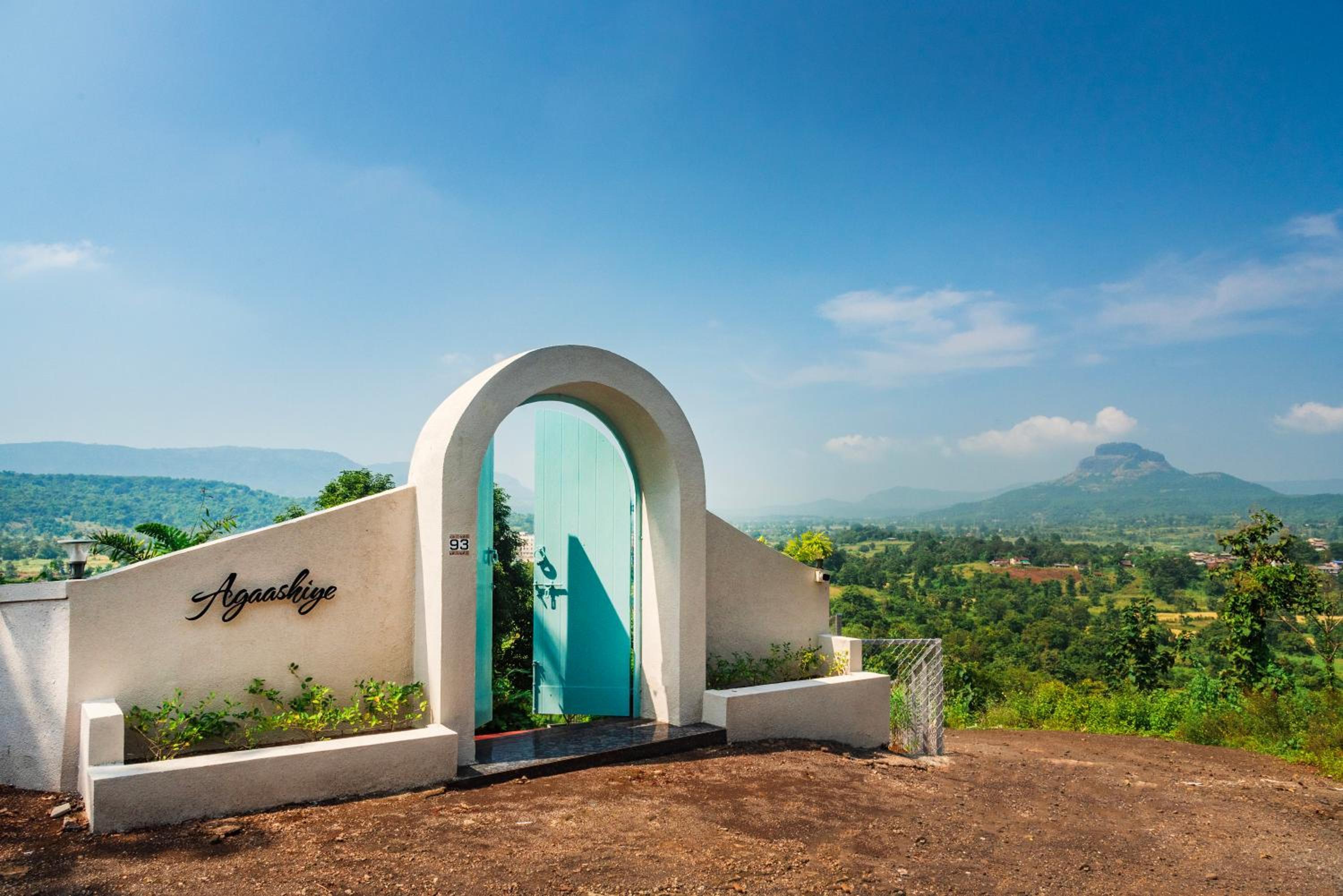 SaffronStays Whistling Winds