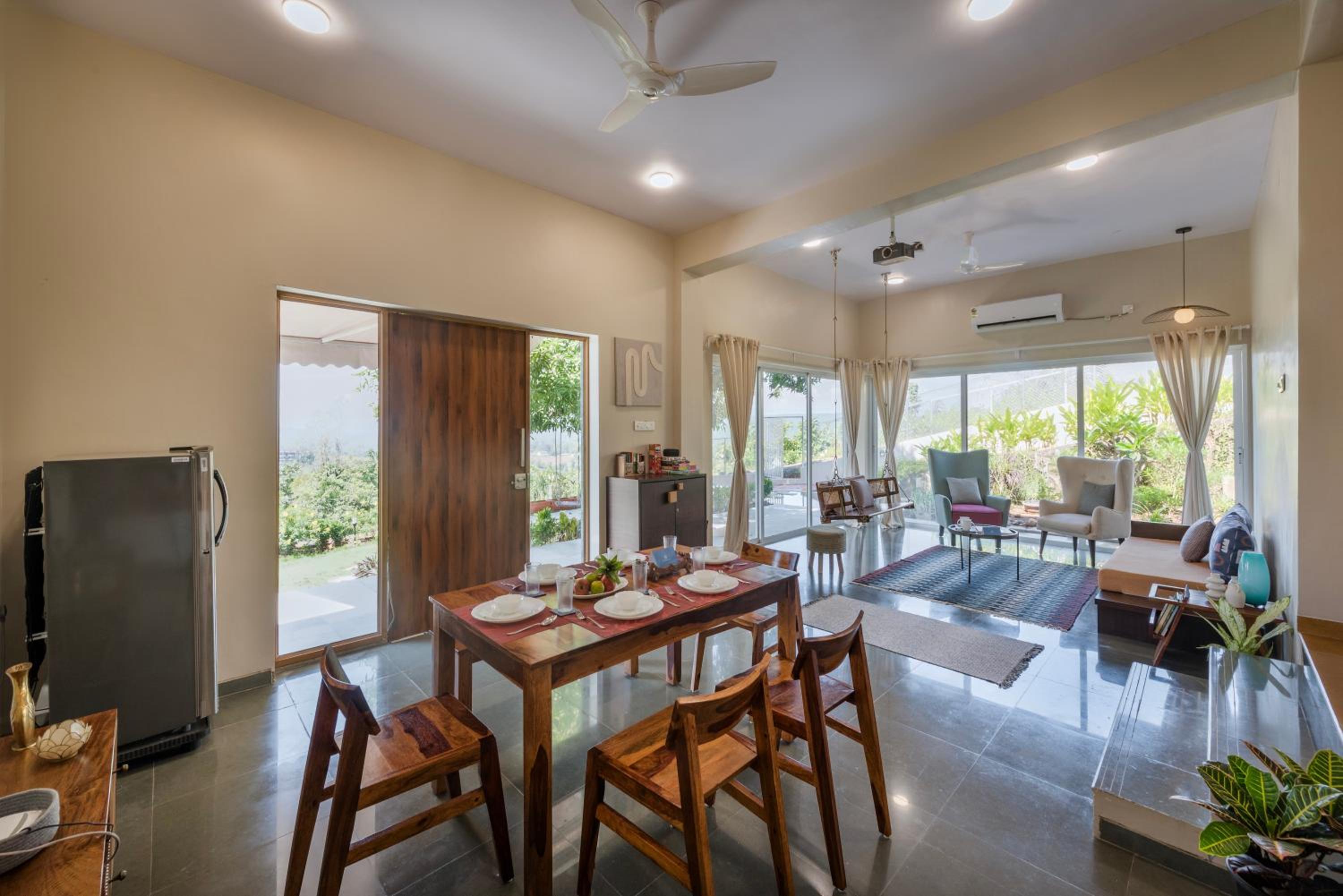 SaffronStays Whistling Winds