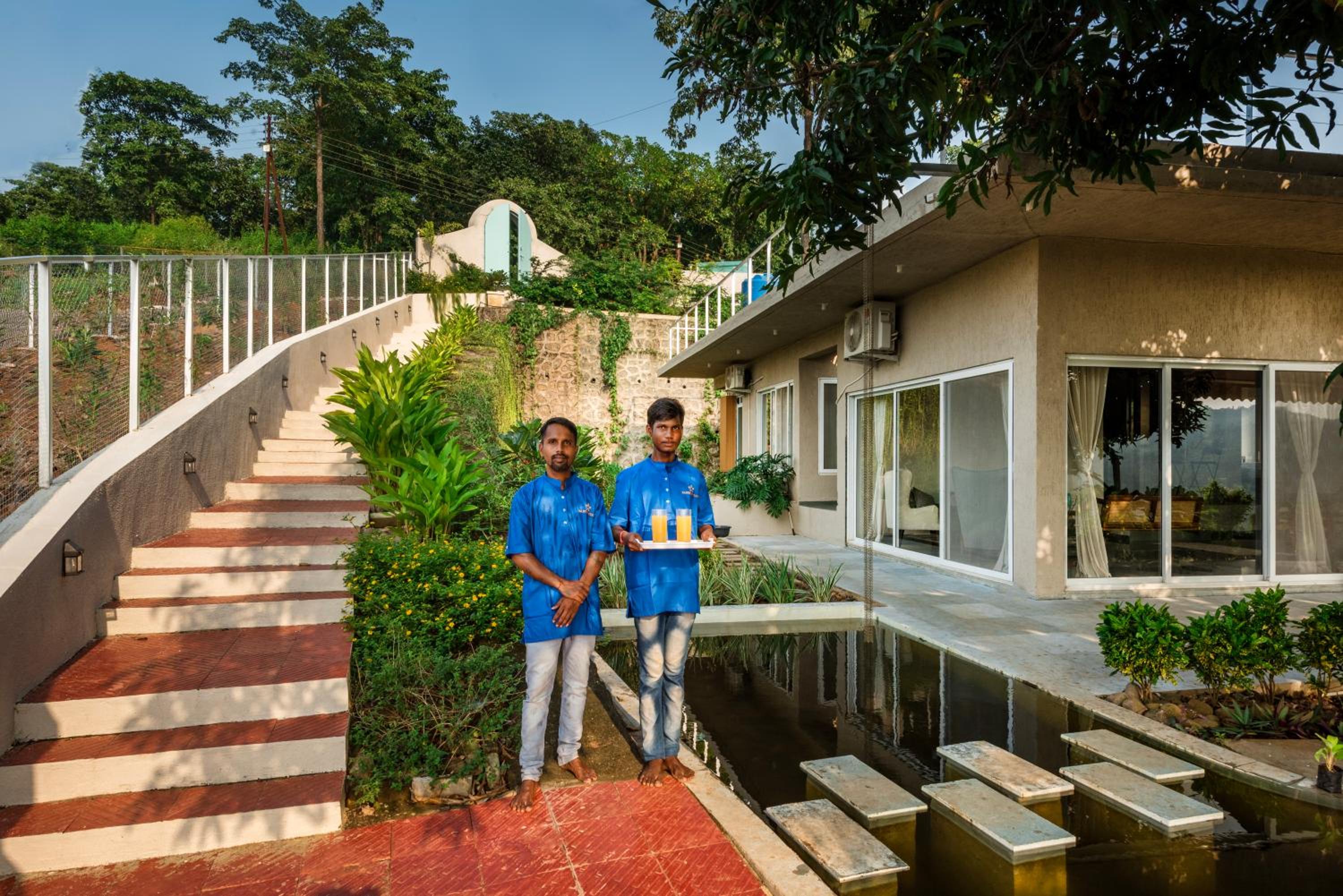 SaffronStays Whistling Winds