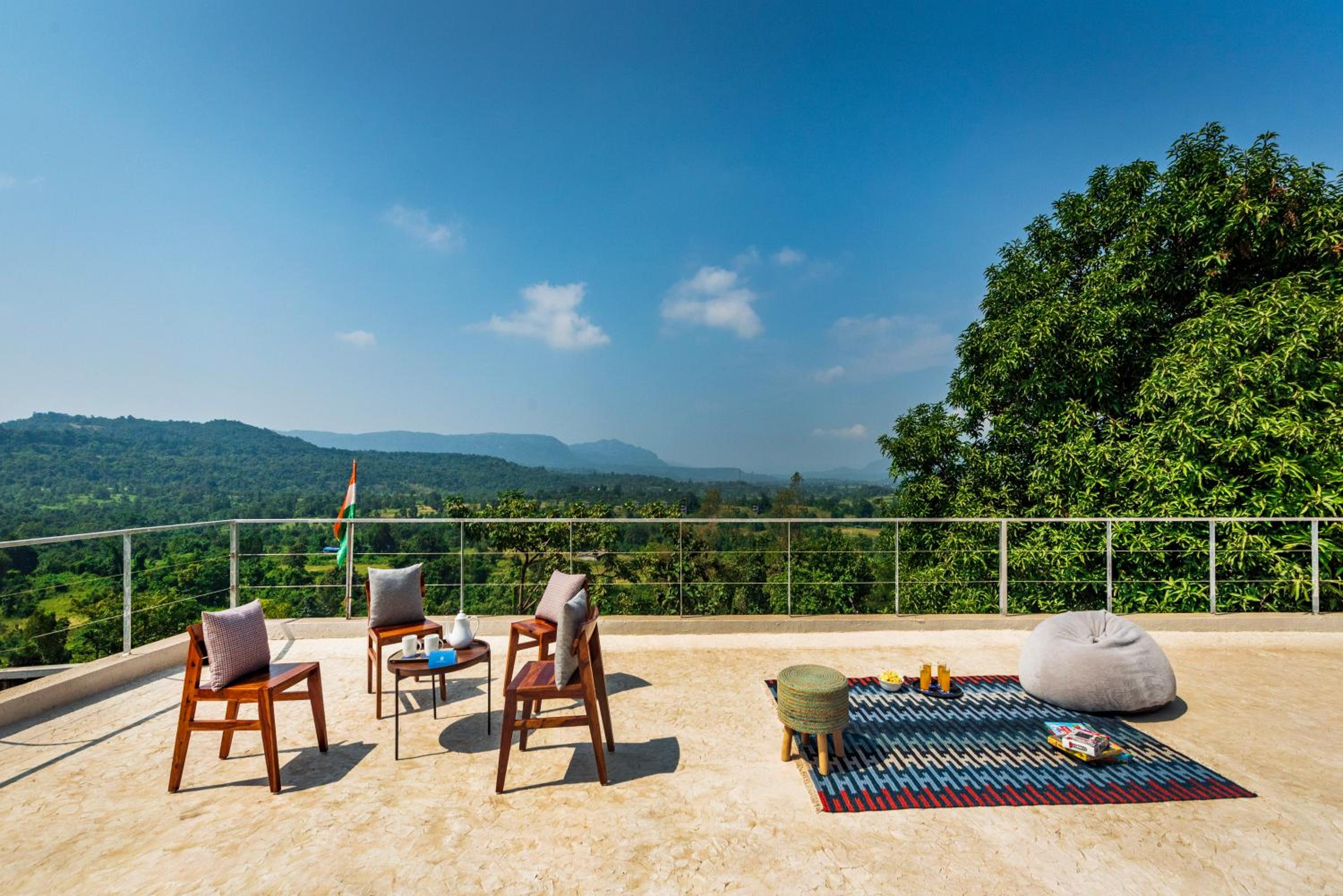 SaffronStays Whistling Winds