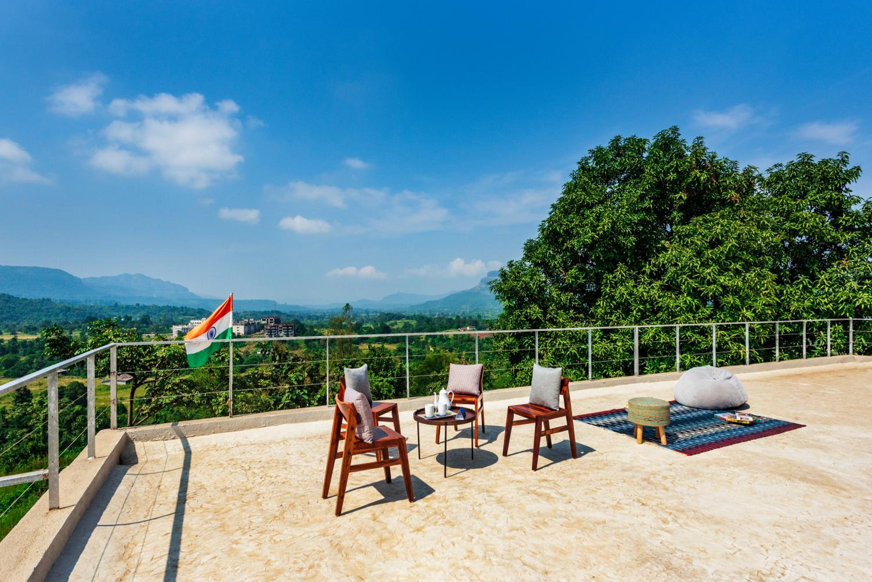 SaffronStays Whistling Winds