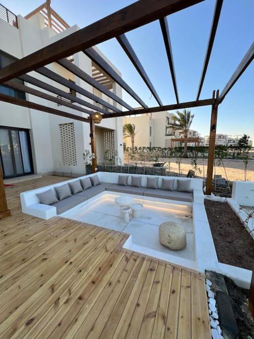 Stylish 1BR Ground With Free Pool & Lagoon Access In Gouna view 2