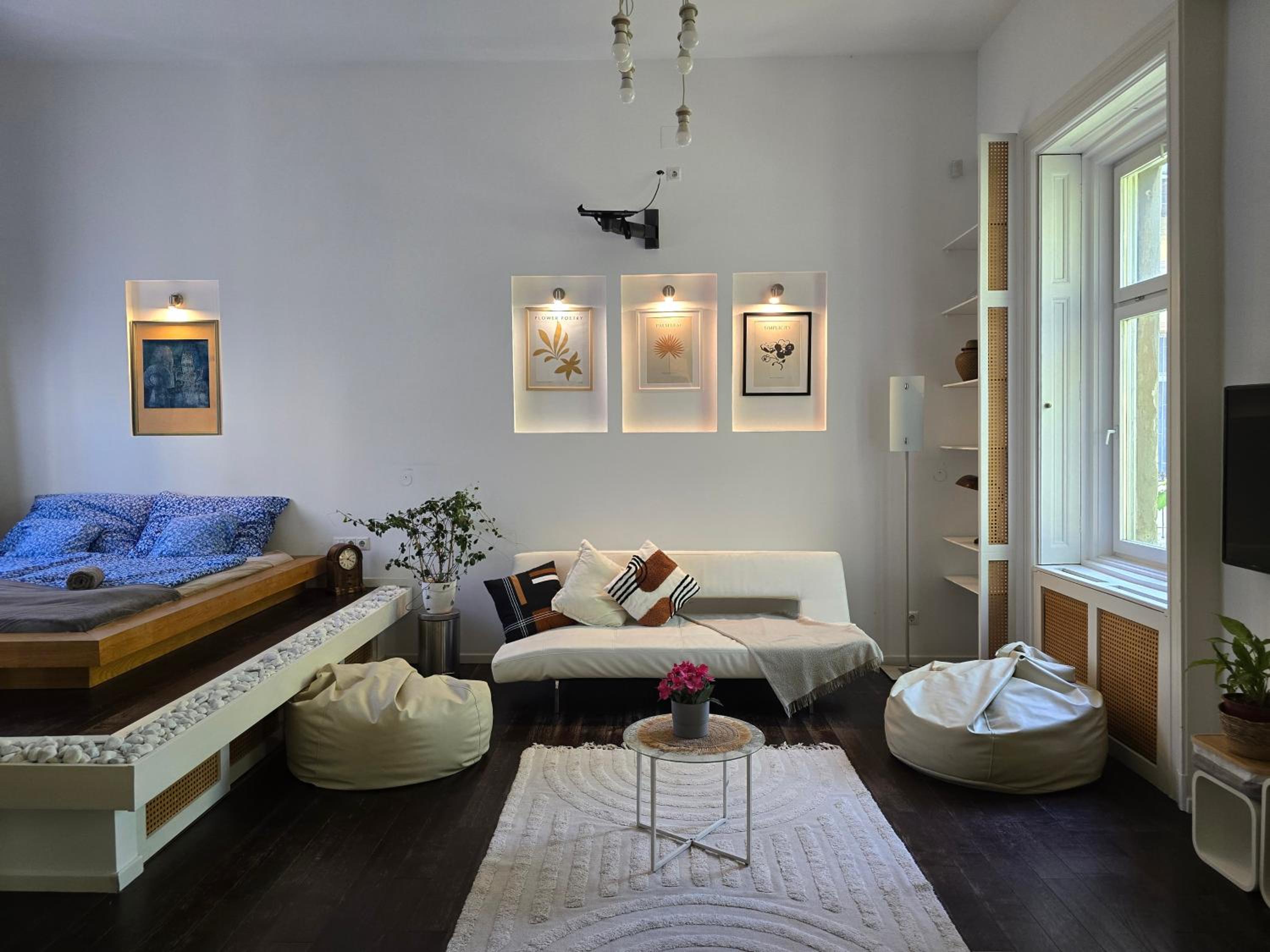 Andrássy Loft Huge Bath & AC Near Heroes Sq view 3