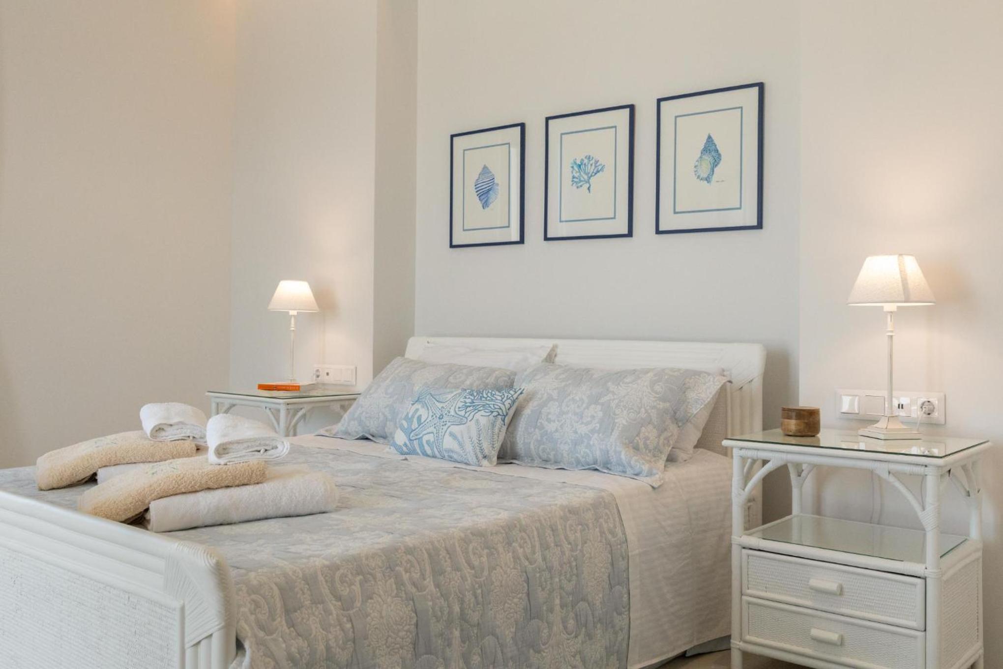 Luxurious Villa Ioli Paros view 5