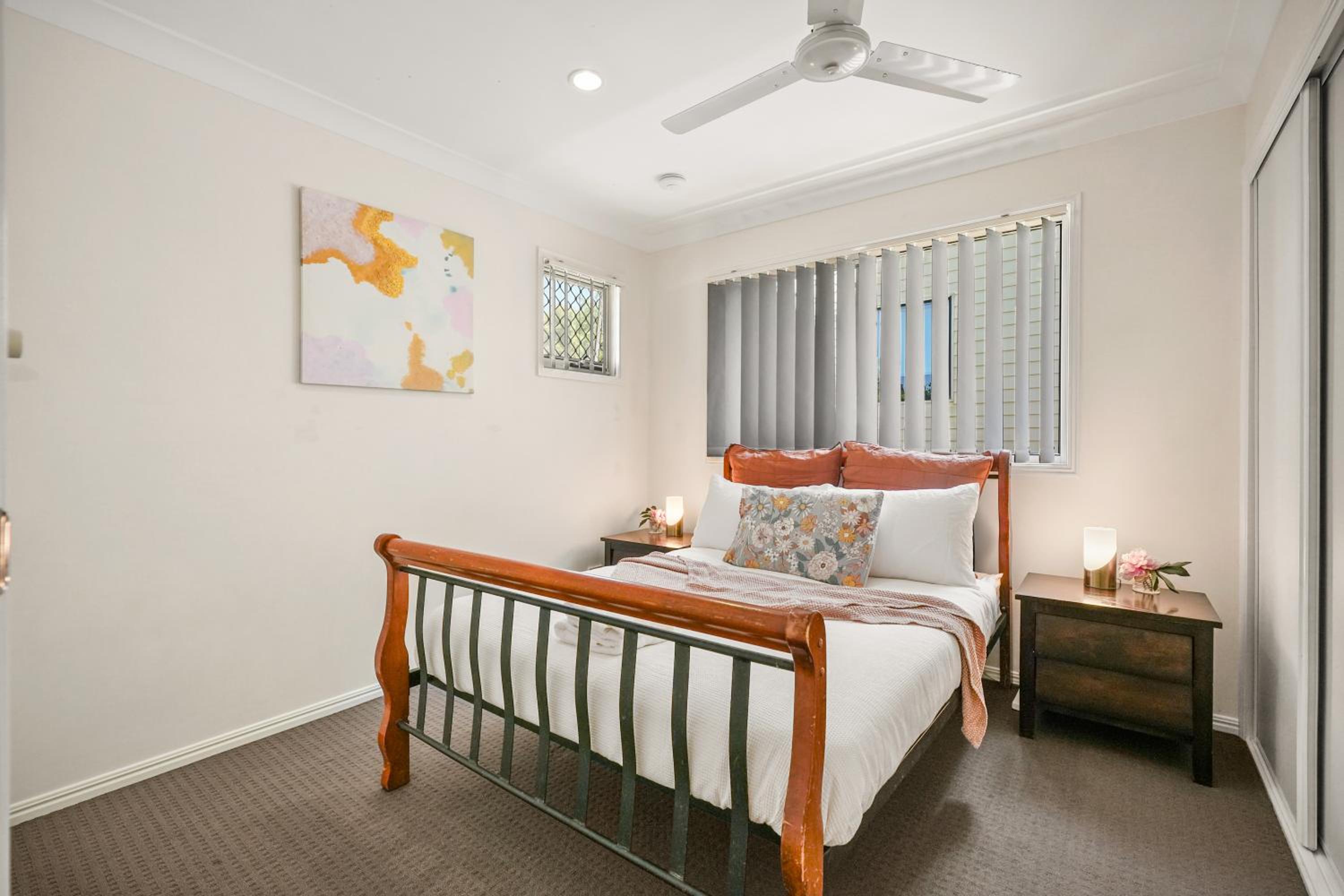 5Bdr 2Bth Bushland Home