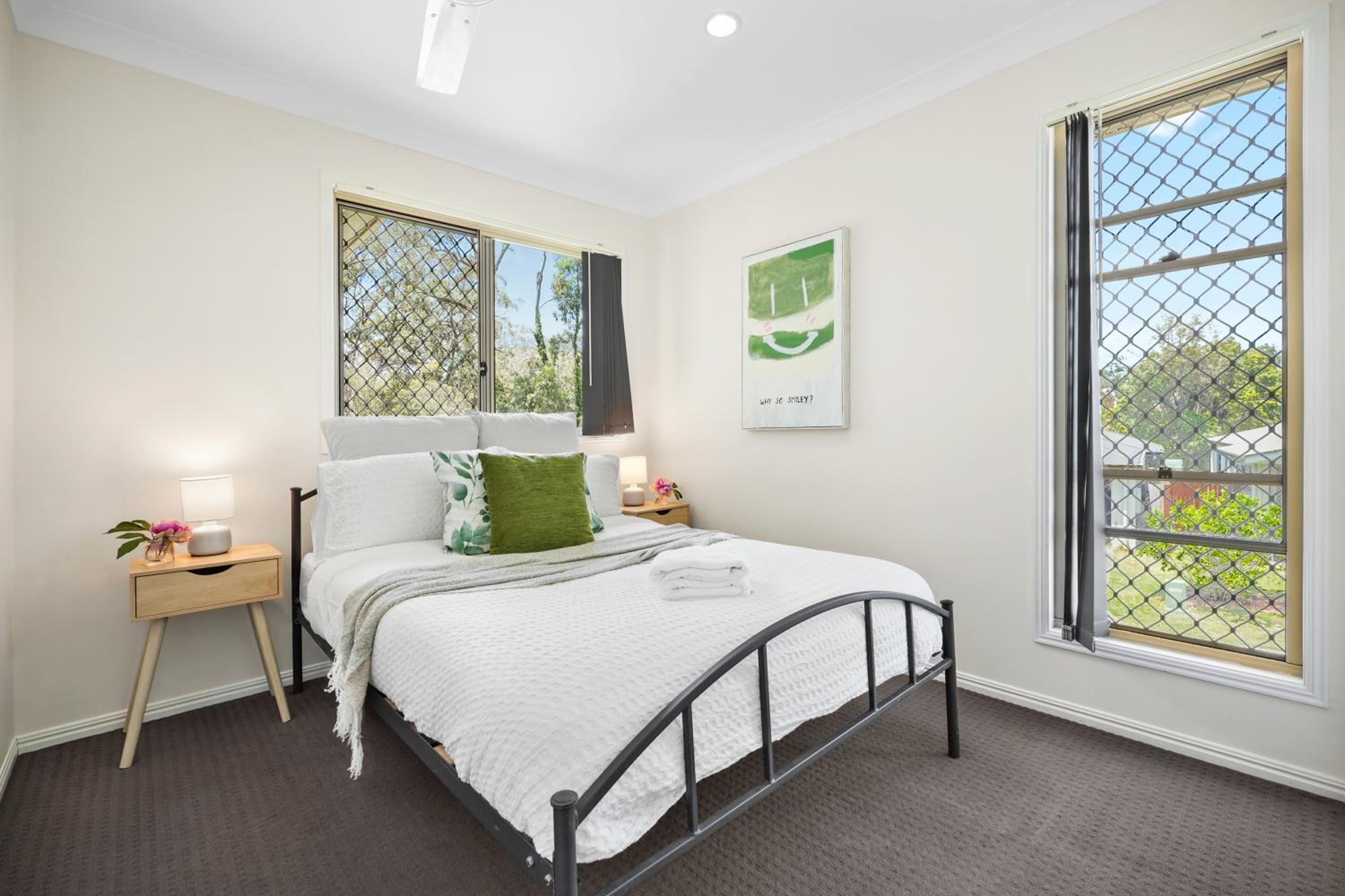 5Bdr 2Bth Bushland Home