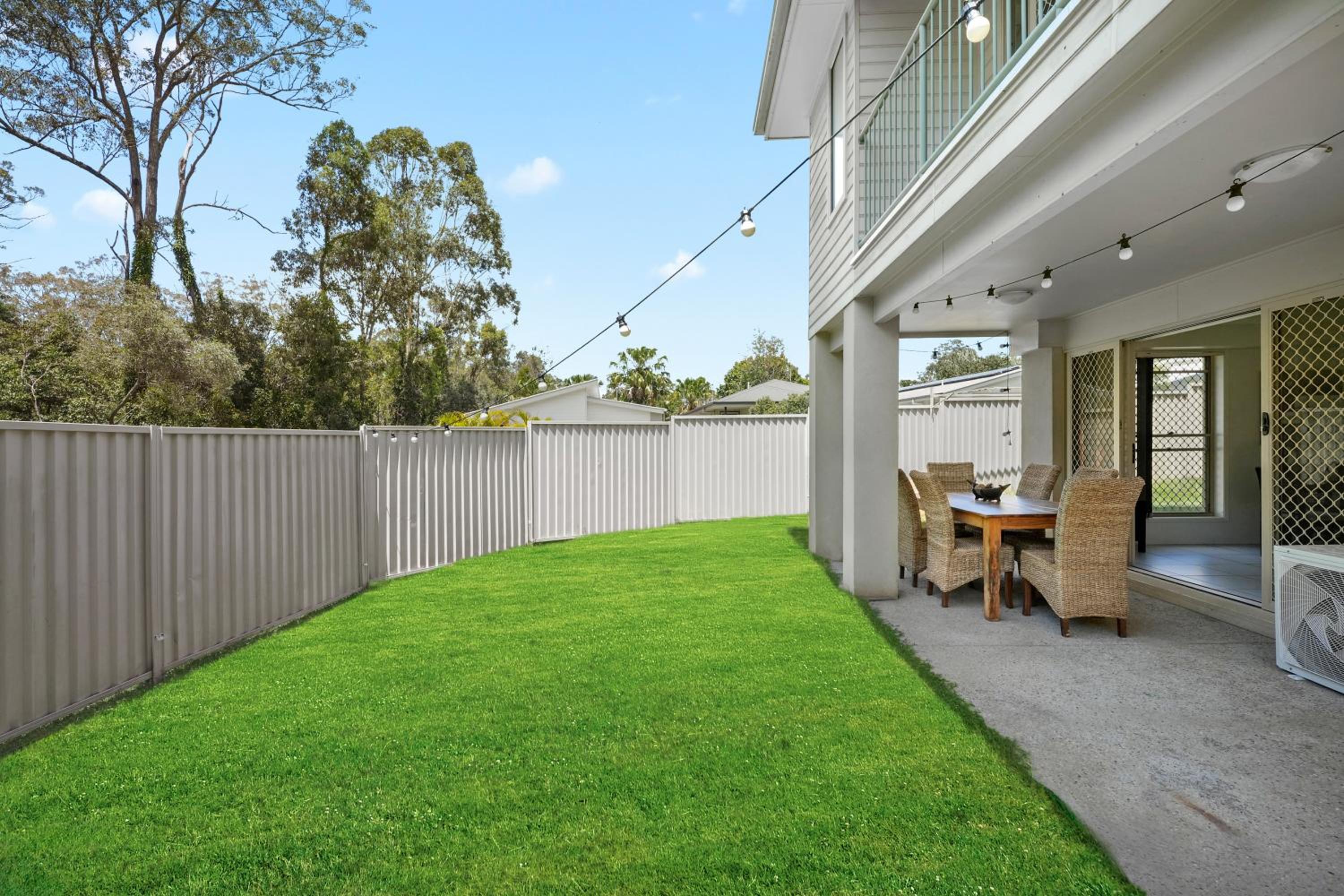 5Bdr 2Bth Bushland Home