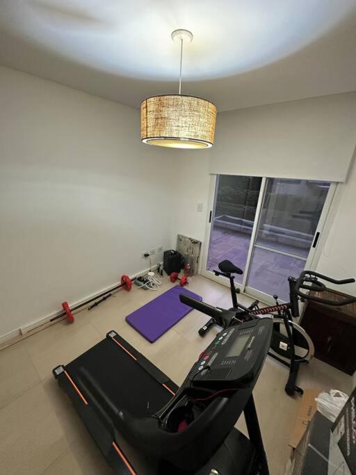 Amplia casa en barrio privado