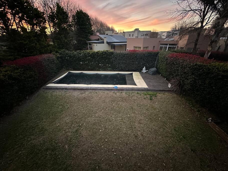Amplia casa en barrio privado
