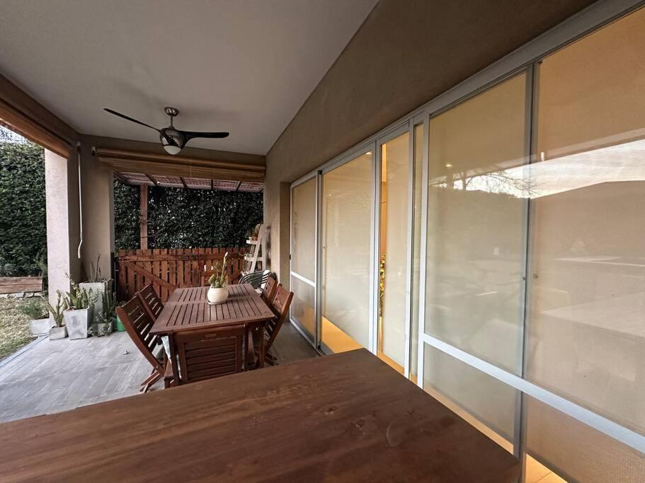 Amplia casa en barrio privado