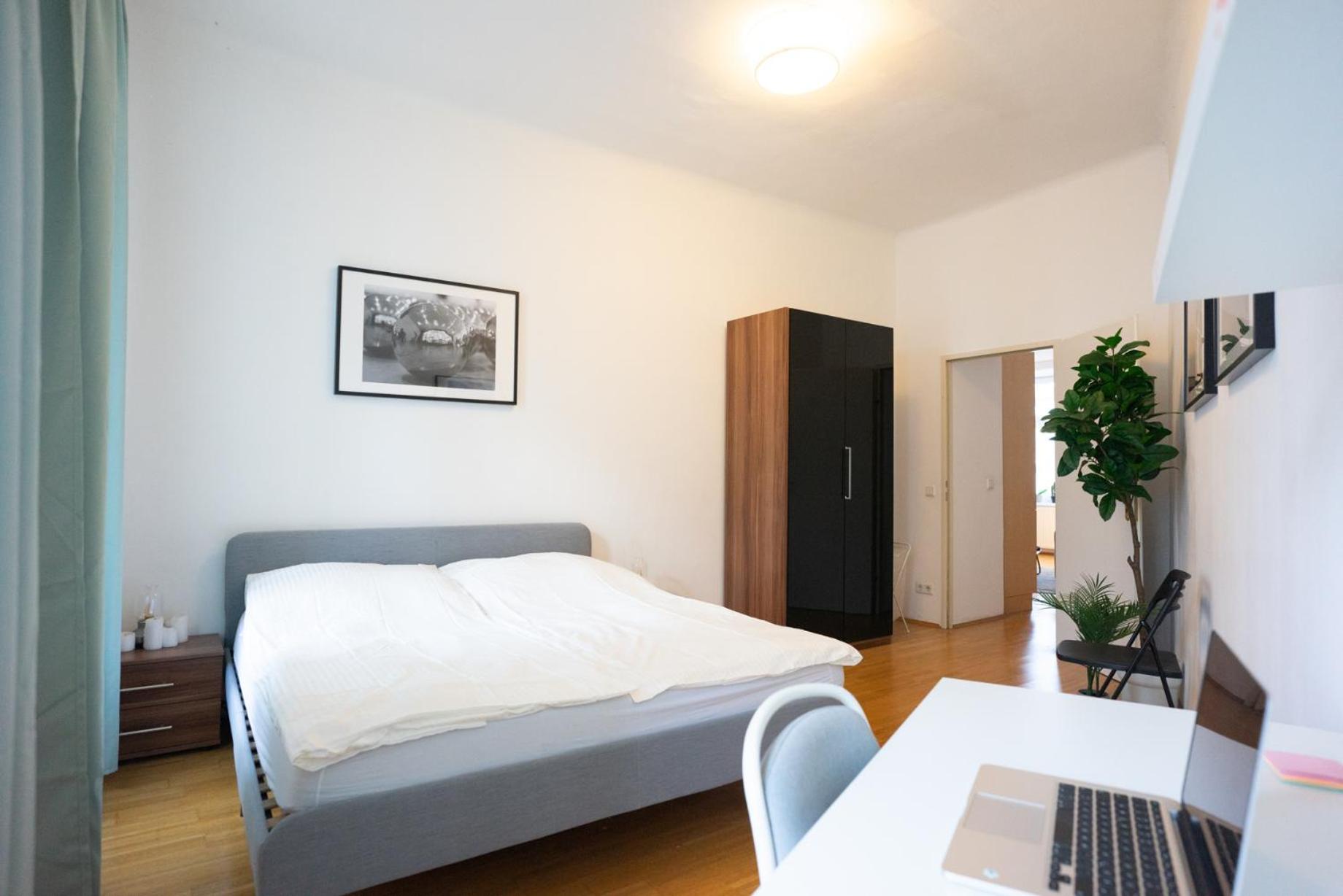 Modern 3 Bedroom Apartment in City Center