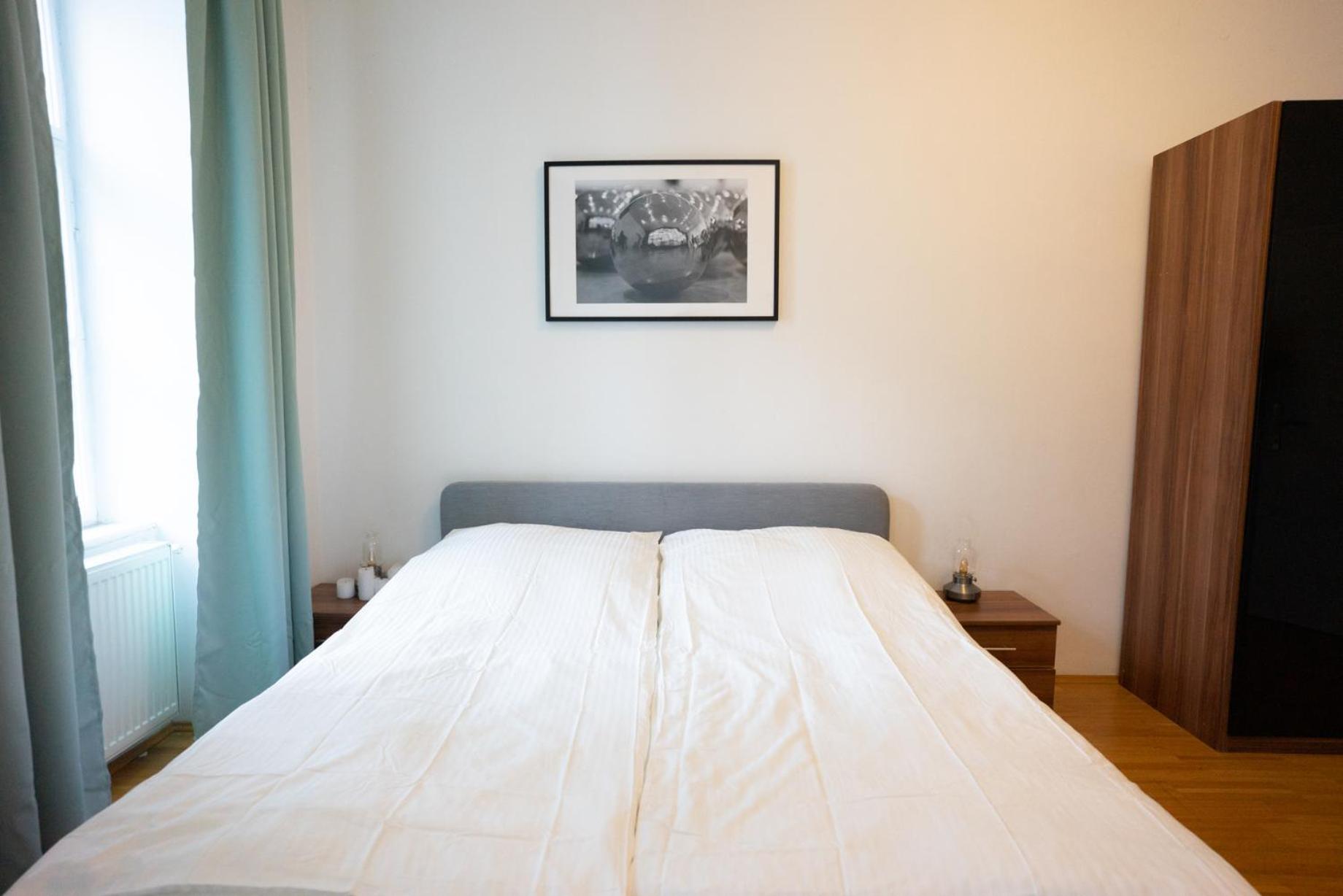 Modern 3 Bedroom Apartment in City Center