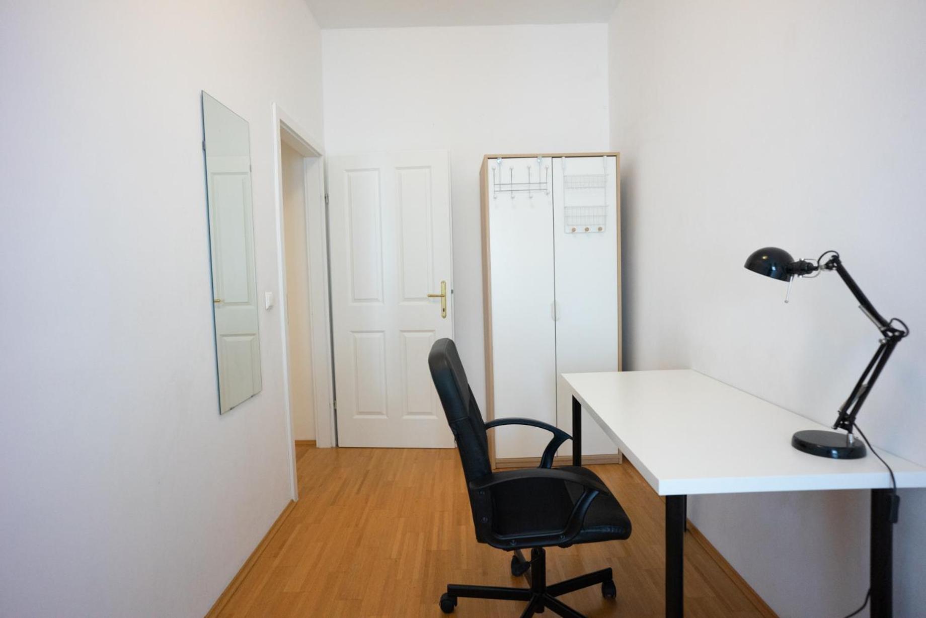 Modern 3 Bedroom Apartment in City Center