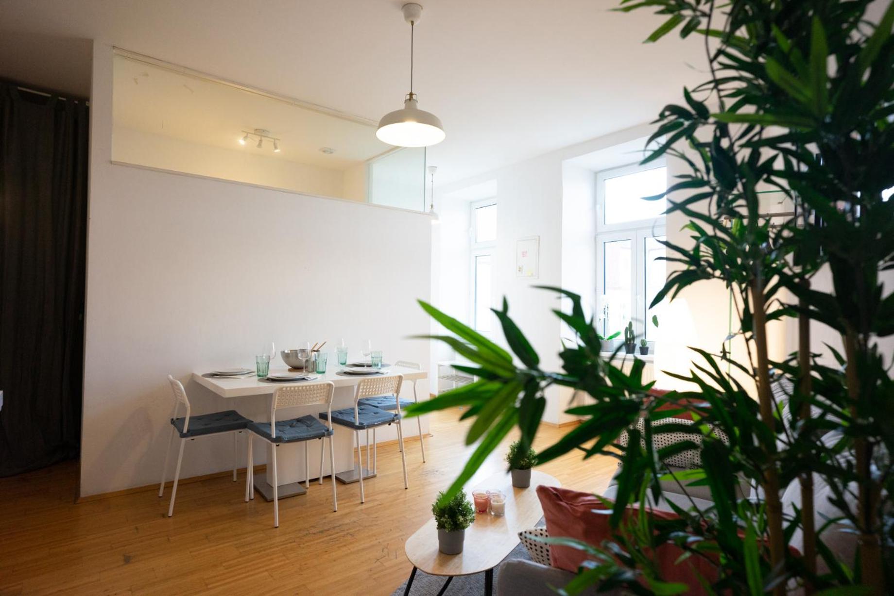 Modern 3 Bedroom Apartment in City Center