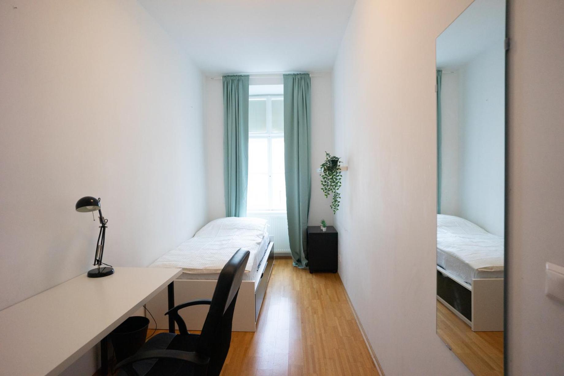 Modern 3 Bedroom Apartment in City Center