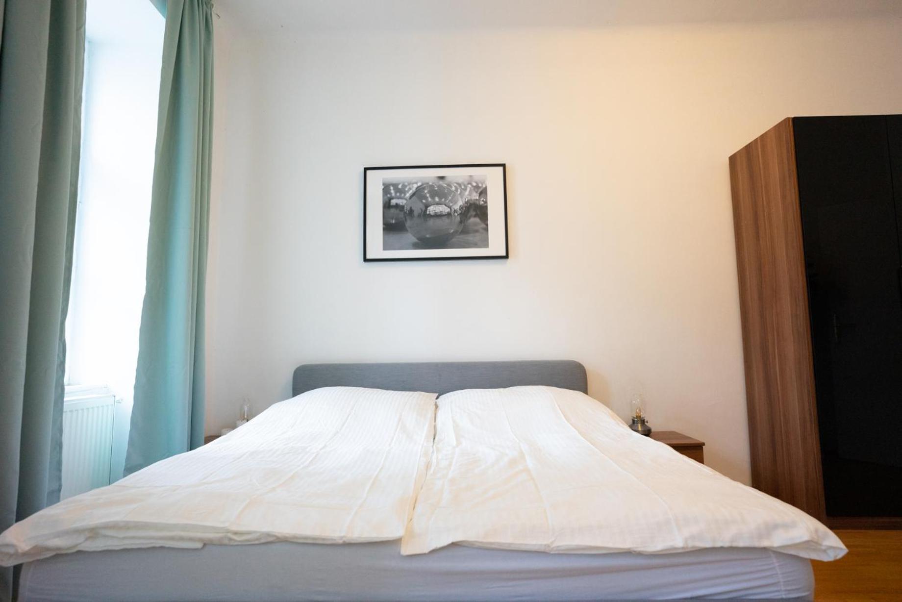 Modern 3 Bedroom Apartment in City Center