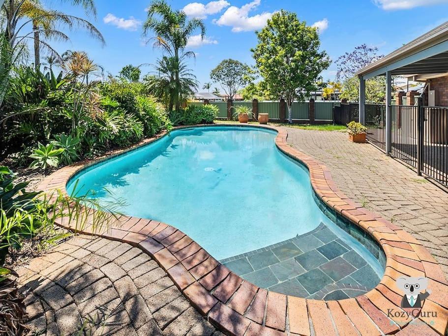 KozyGuru Mermaid Waters Charming 3 Bed Home Pool