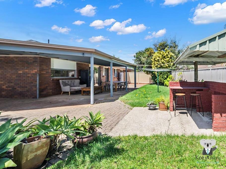 KozyGuru Mermaid Waters Charming 3 Bed Home Pool