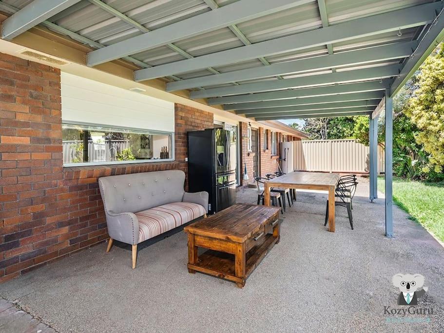 KozyGuru Mermaid Waters Charming 3 Bed Home Pool