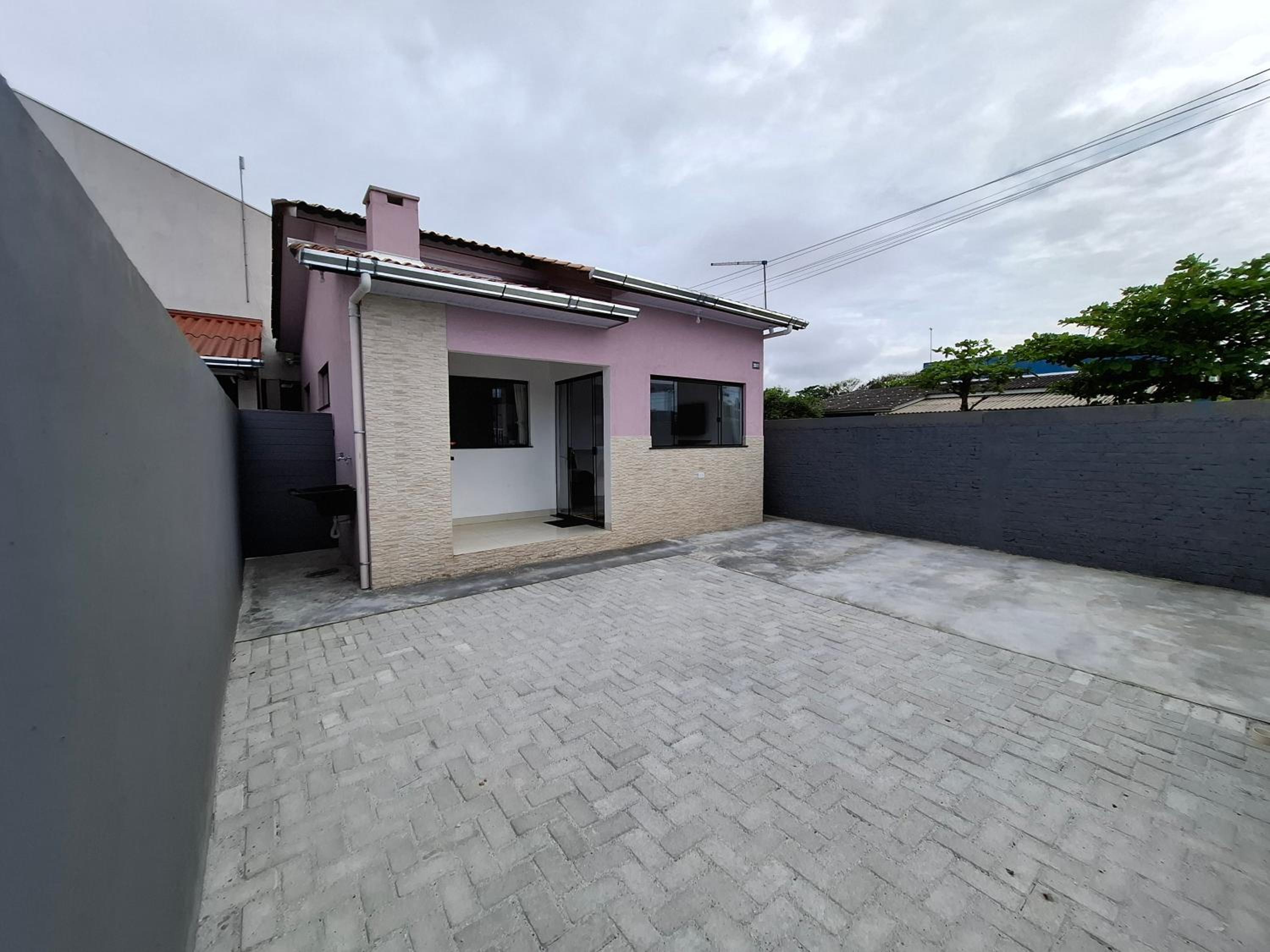 Casa a 300 metros da praia
