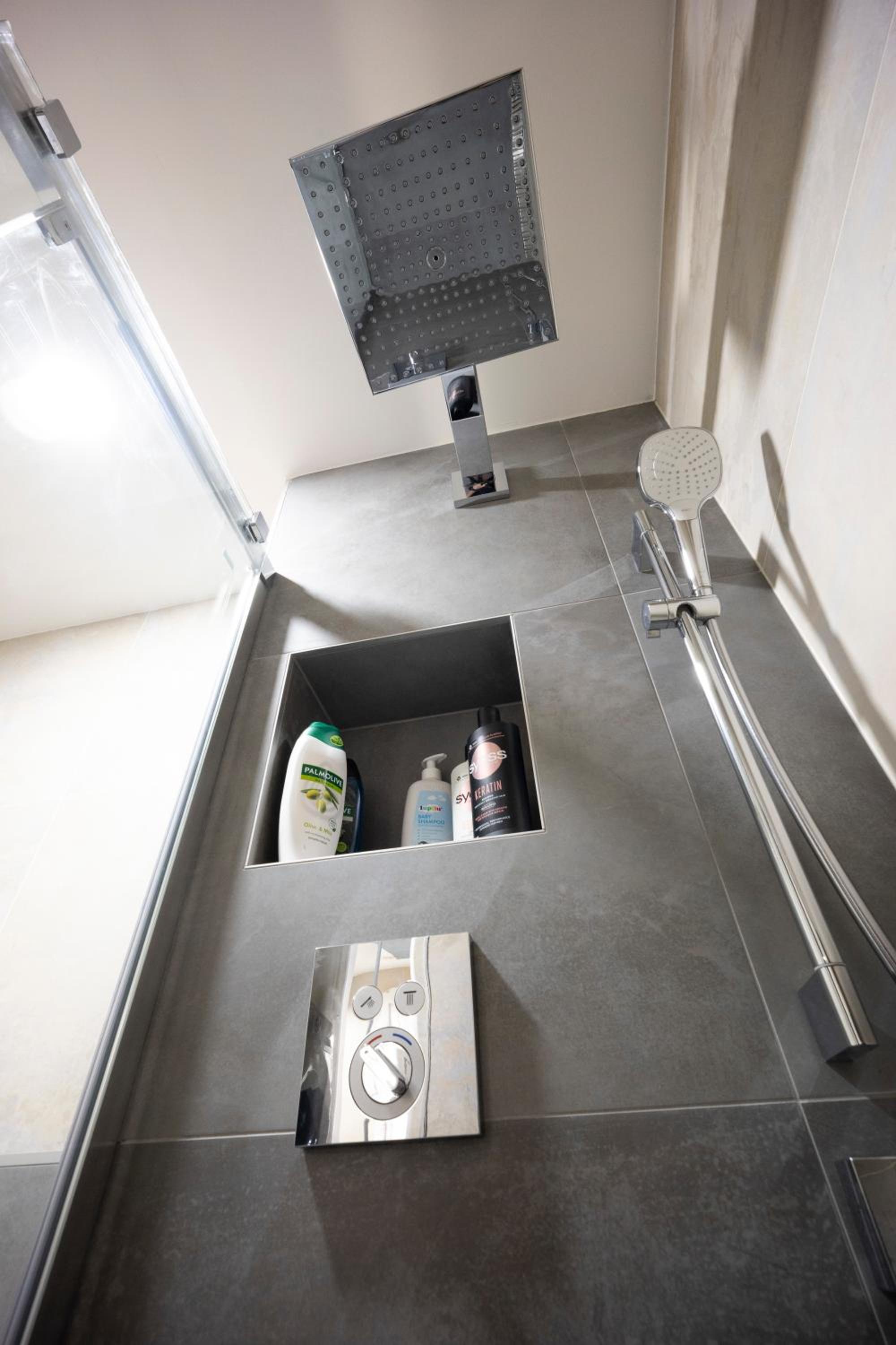 DH Family and Whirlpool Premium Apartment 3kk, 2x SmartTV-NETFLIX, Big Terrace and Free Parking