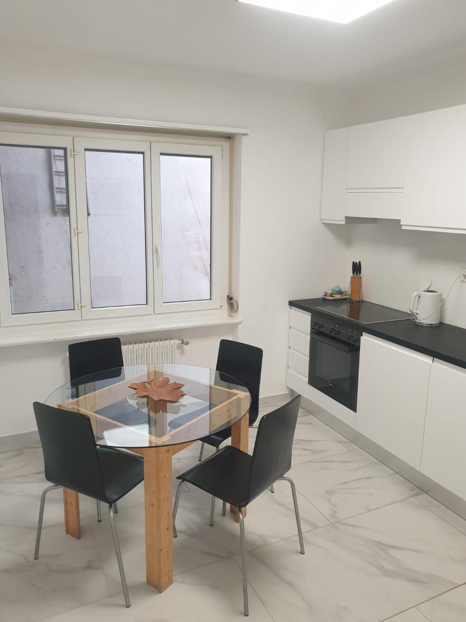 Lugano LakeView Apartment with Self Check-in & Private Parking on Request