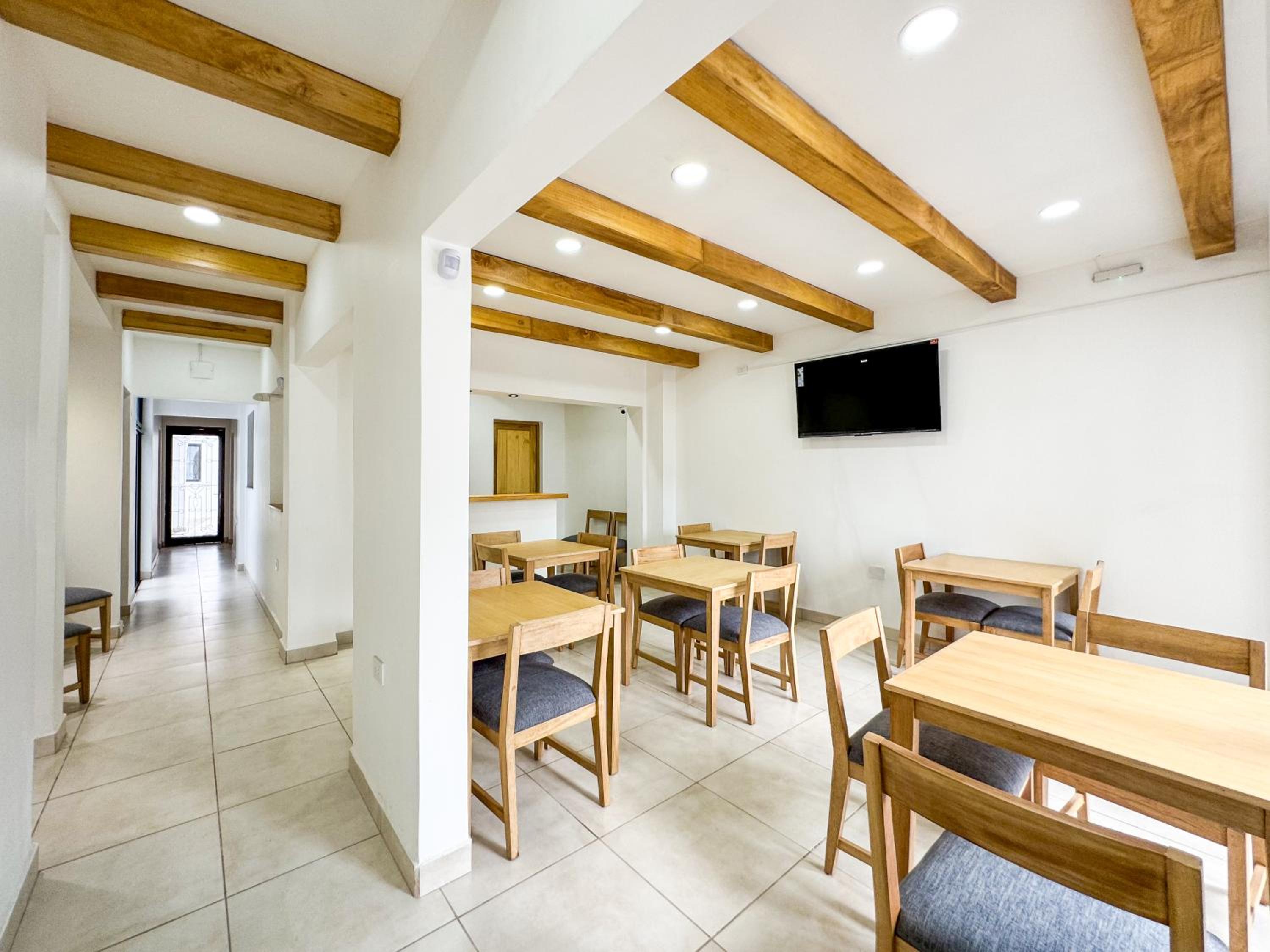 La Recova Hostal