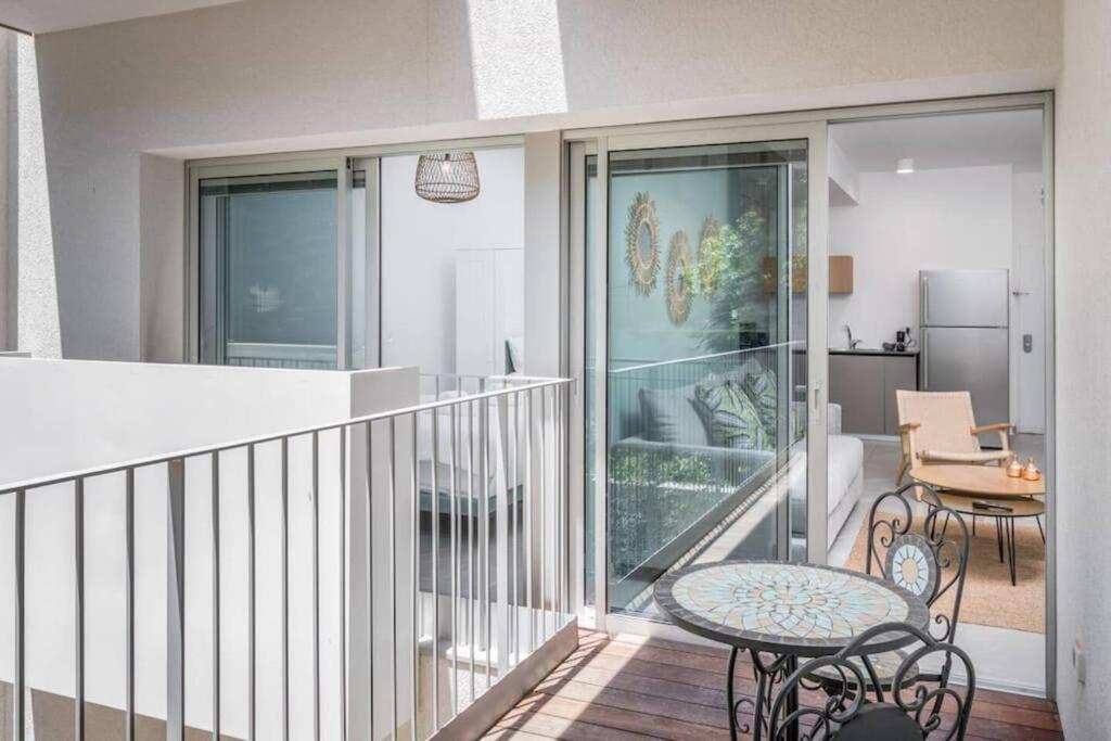 Superb 1BR balcony on Sheinkin