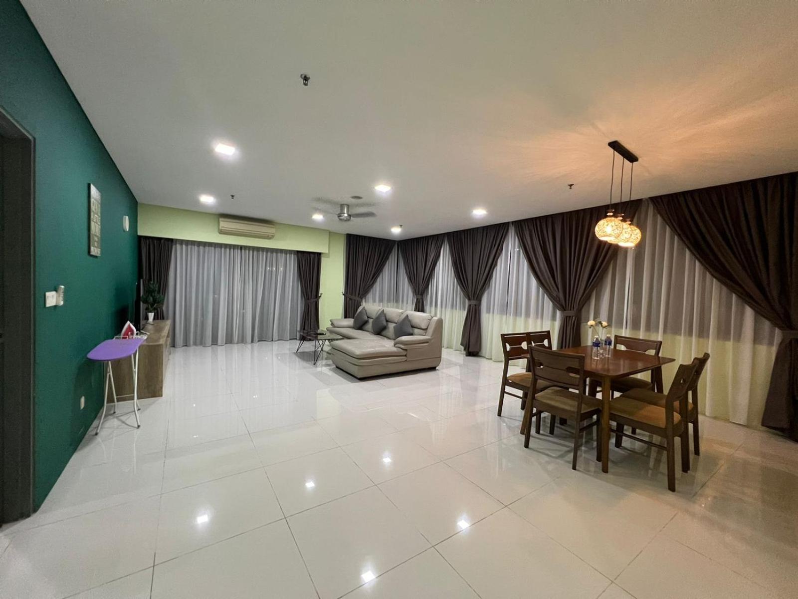 Summer Suites Studio With Balcony Nearby KL City Centre