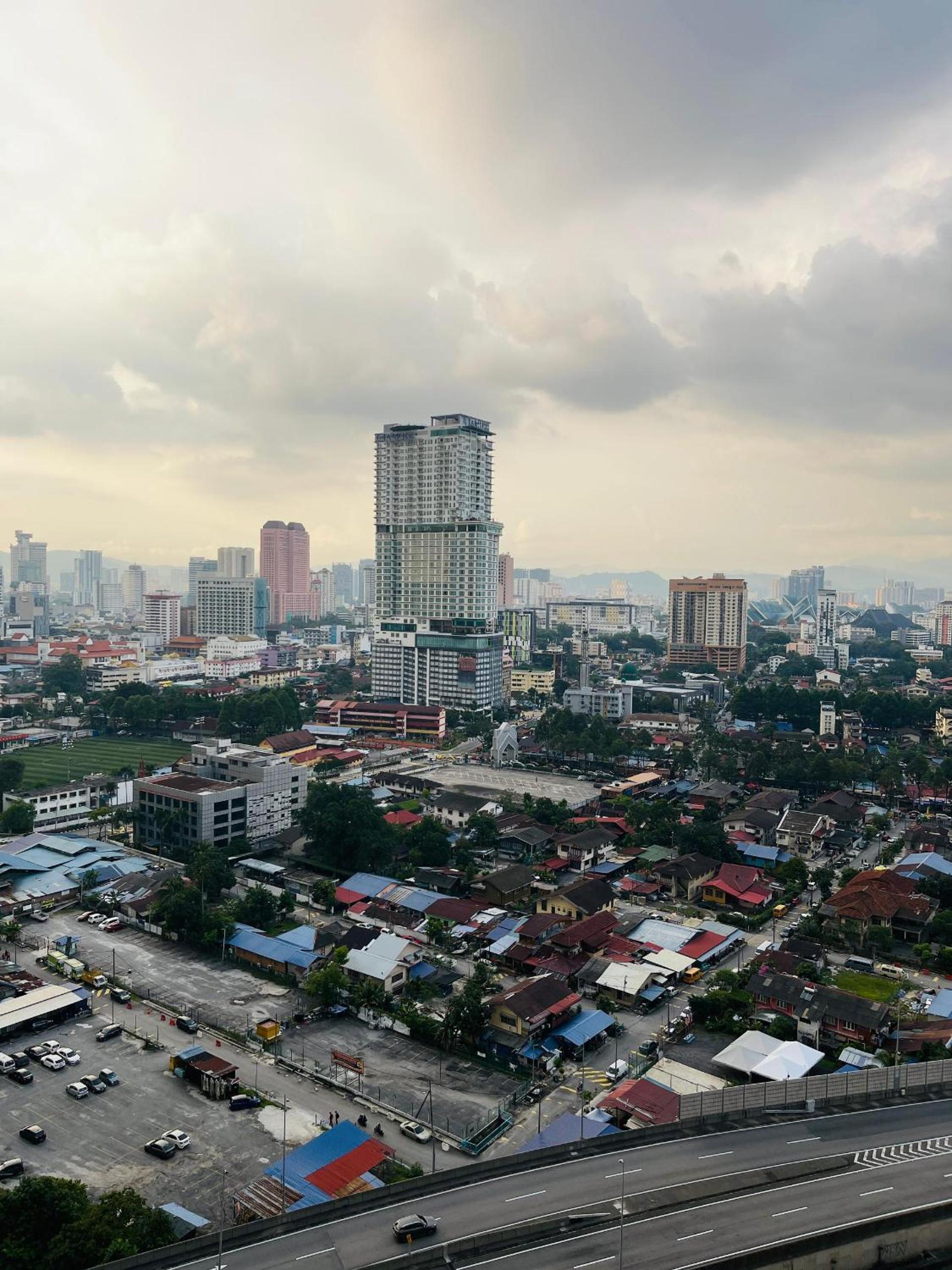 Summer Suites Studio With Balcony Nearby KL City Centre