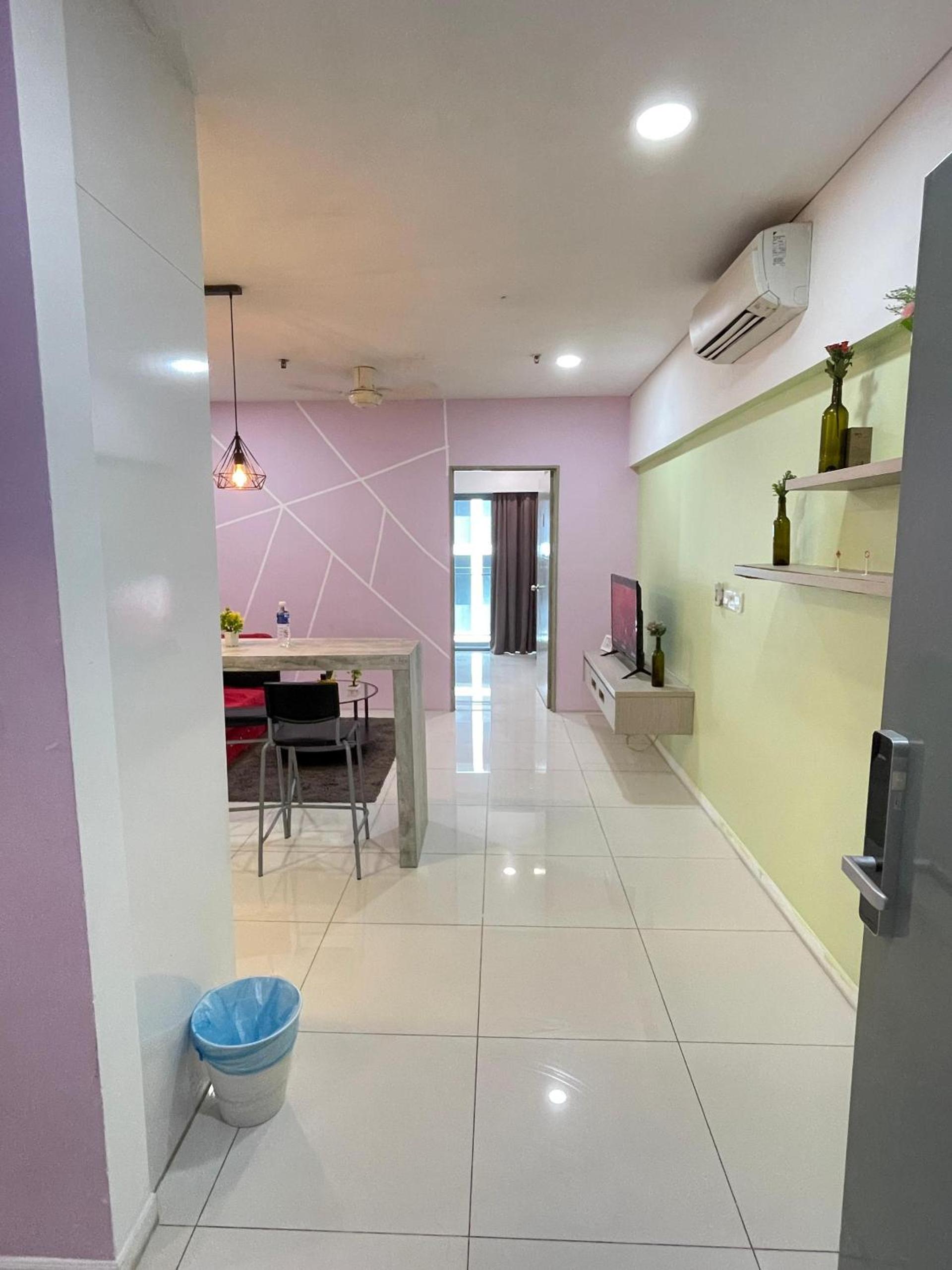 Summer Suites Studio With Balcony Nearby KL City Centre
