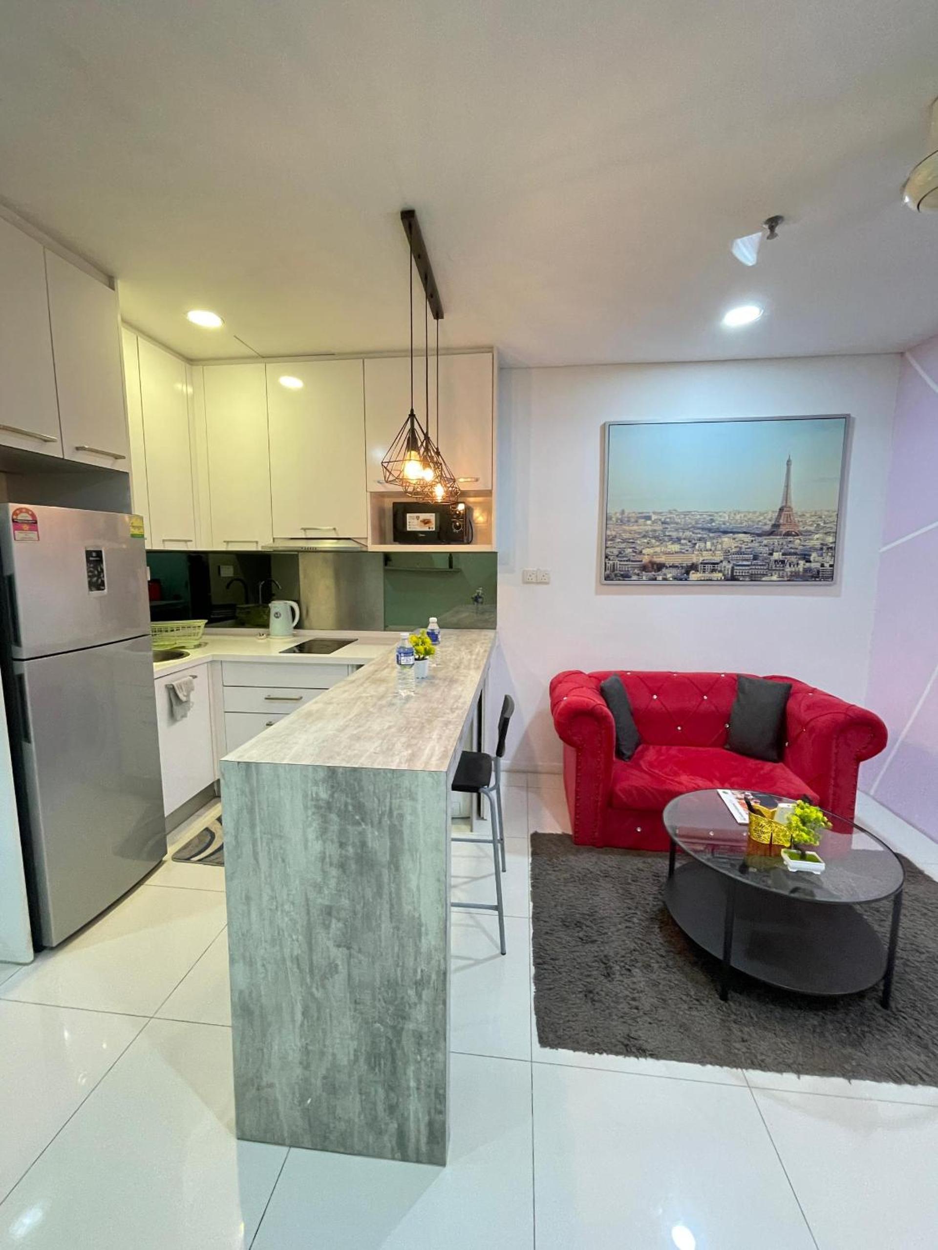 Summer Suites Studio With Balcony Nearby KL City Centre