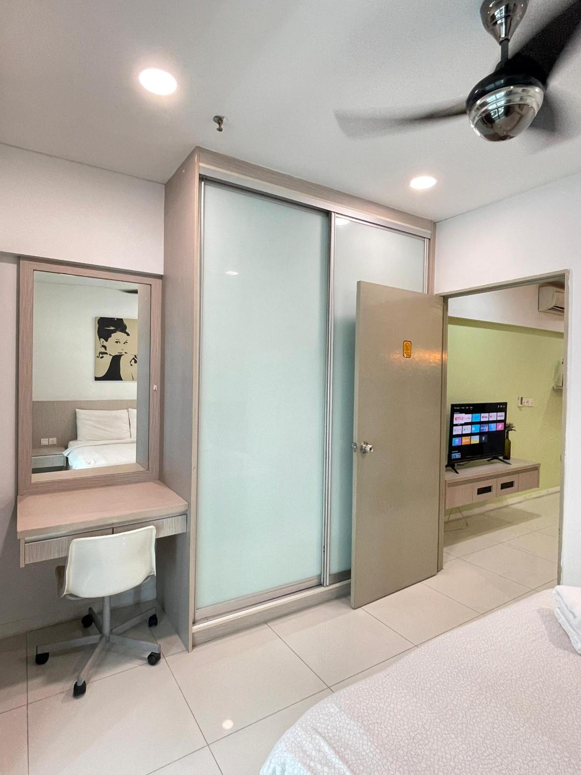 Summer Suites Studio With Balcony Nearby KL City Centre