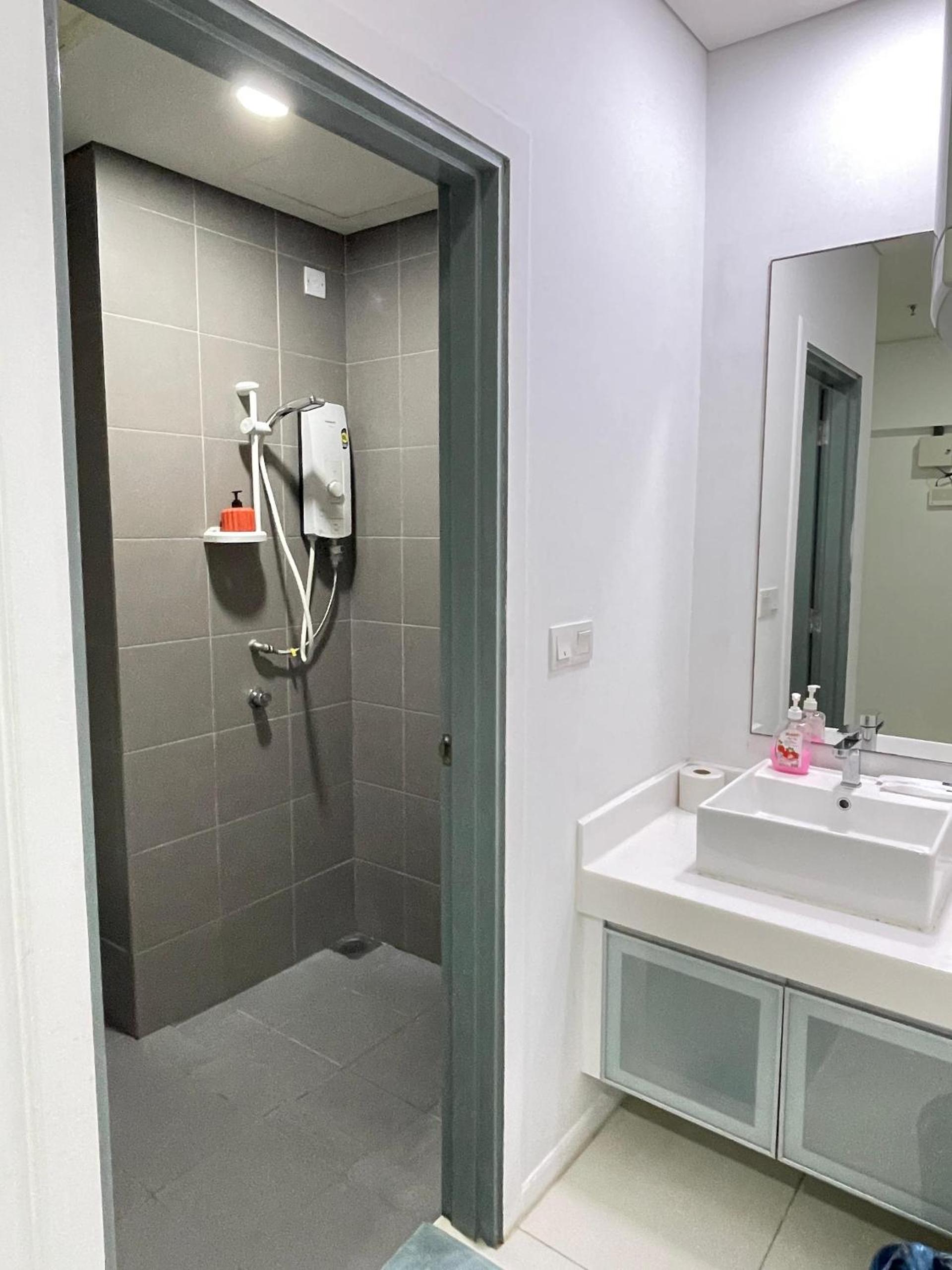Summer Suites Studio With Balcony Nearby KL City Centre