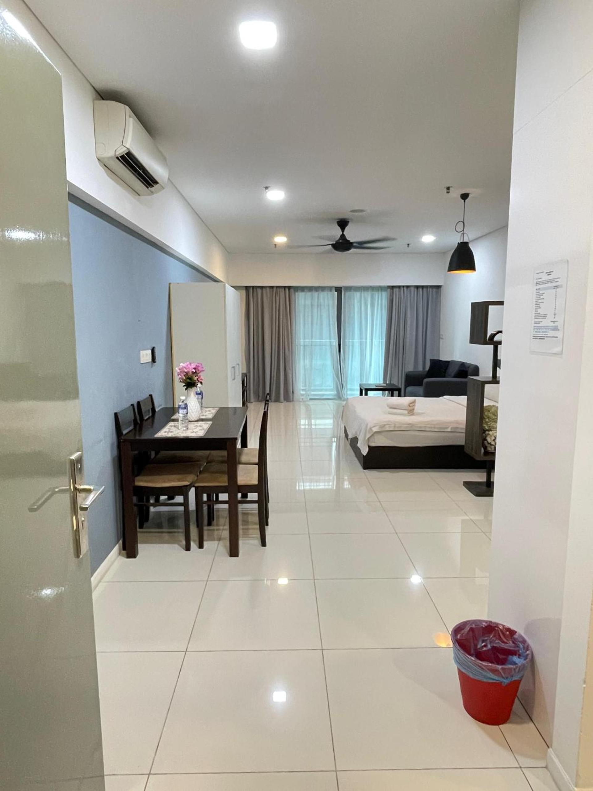 Summer Suites Studio With Balcony Nearby KL City Centre