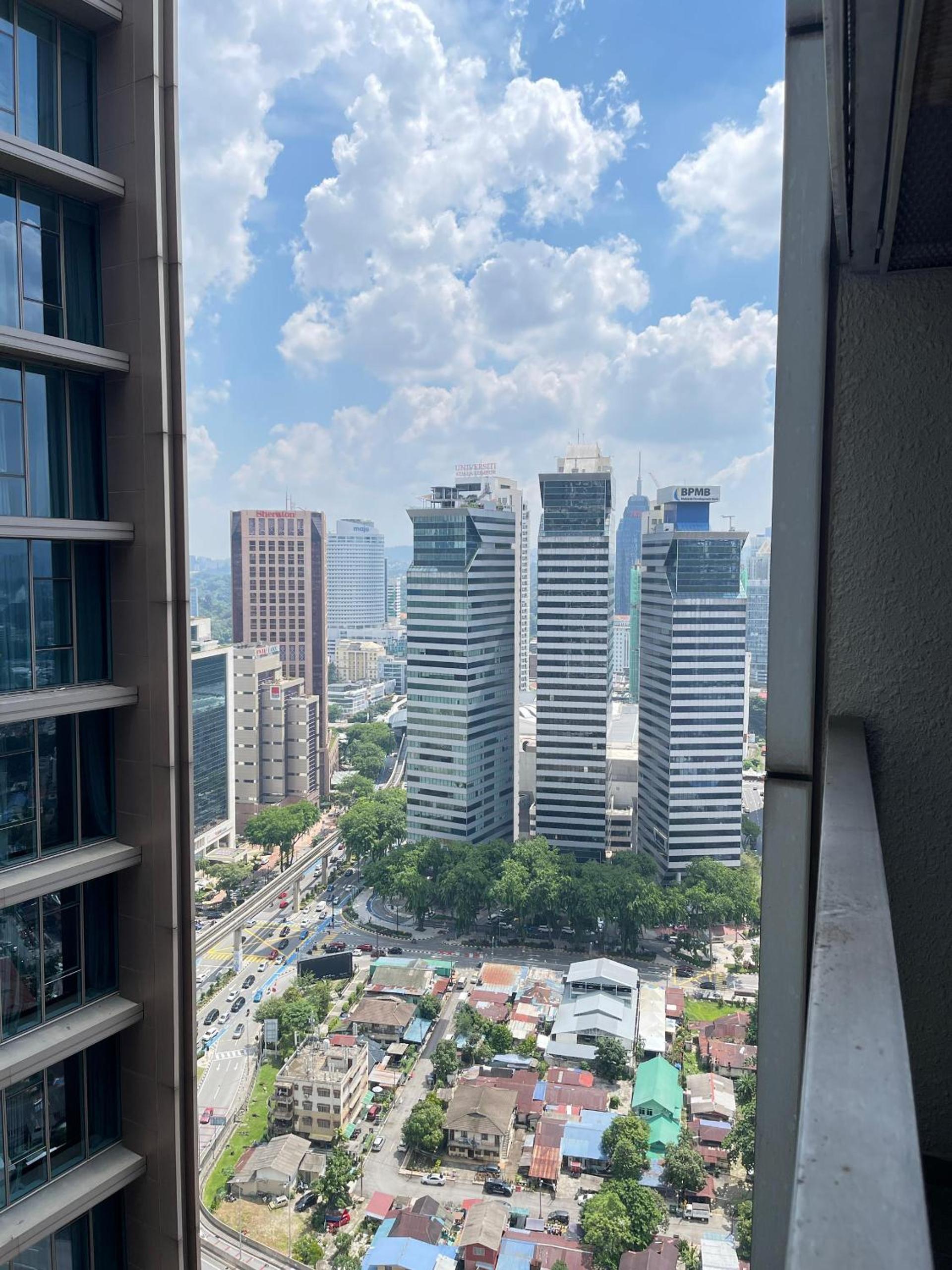 Summer Suites Studio With Balcony Nearby KL City Centre