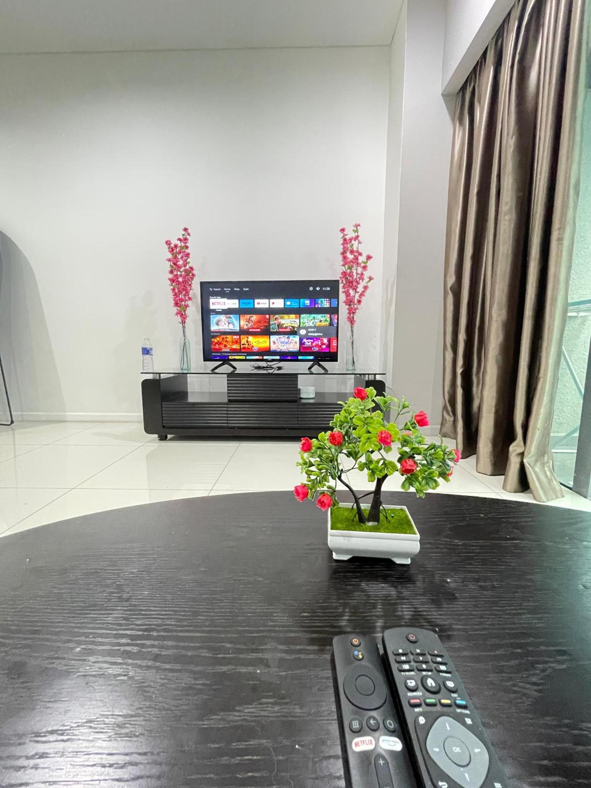 Summer Suites Studio With Balcony Nearby KL City Centre