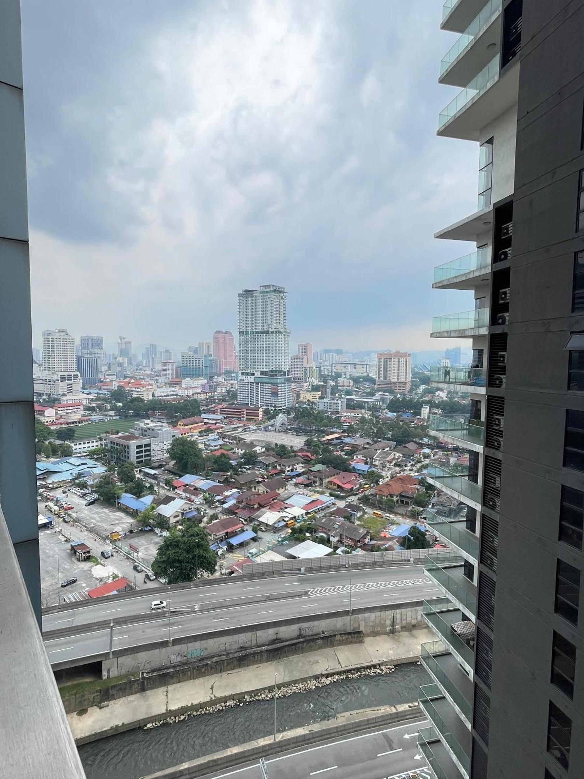 Summer Suites Studio With Balcony Nearby KL City Centre