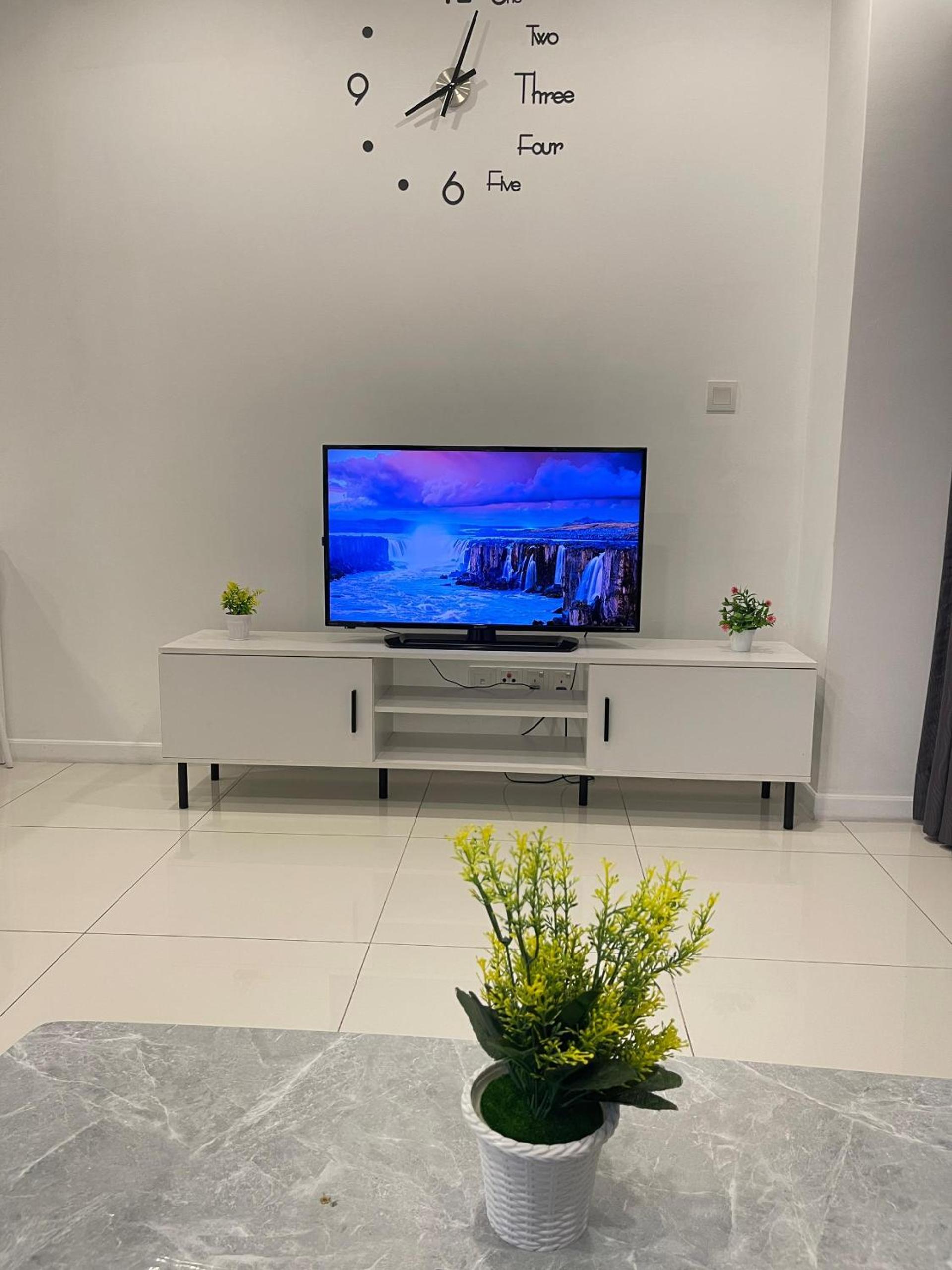 Summer Suites Studio With Balcony Nearby KL City Centre